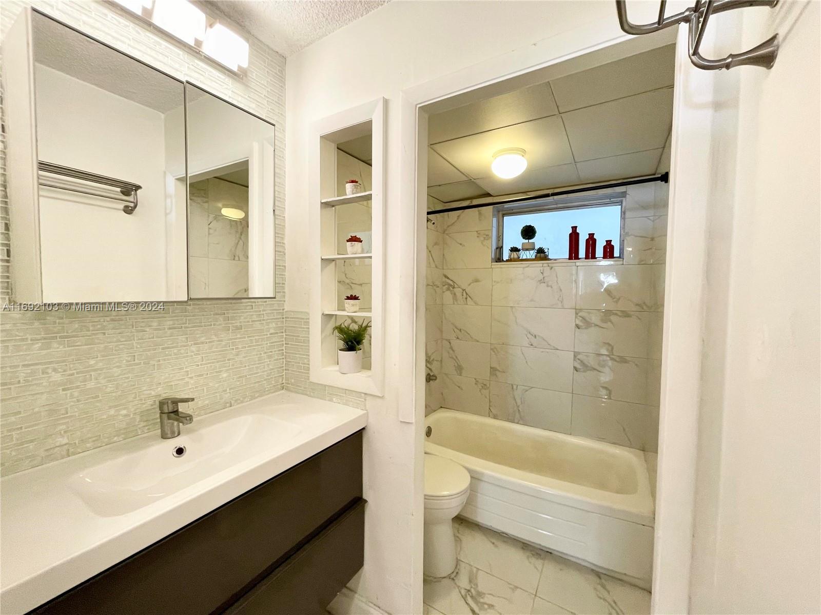 TWIN TOWERS CONDO - Residential