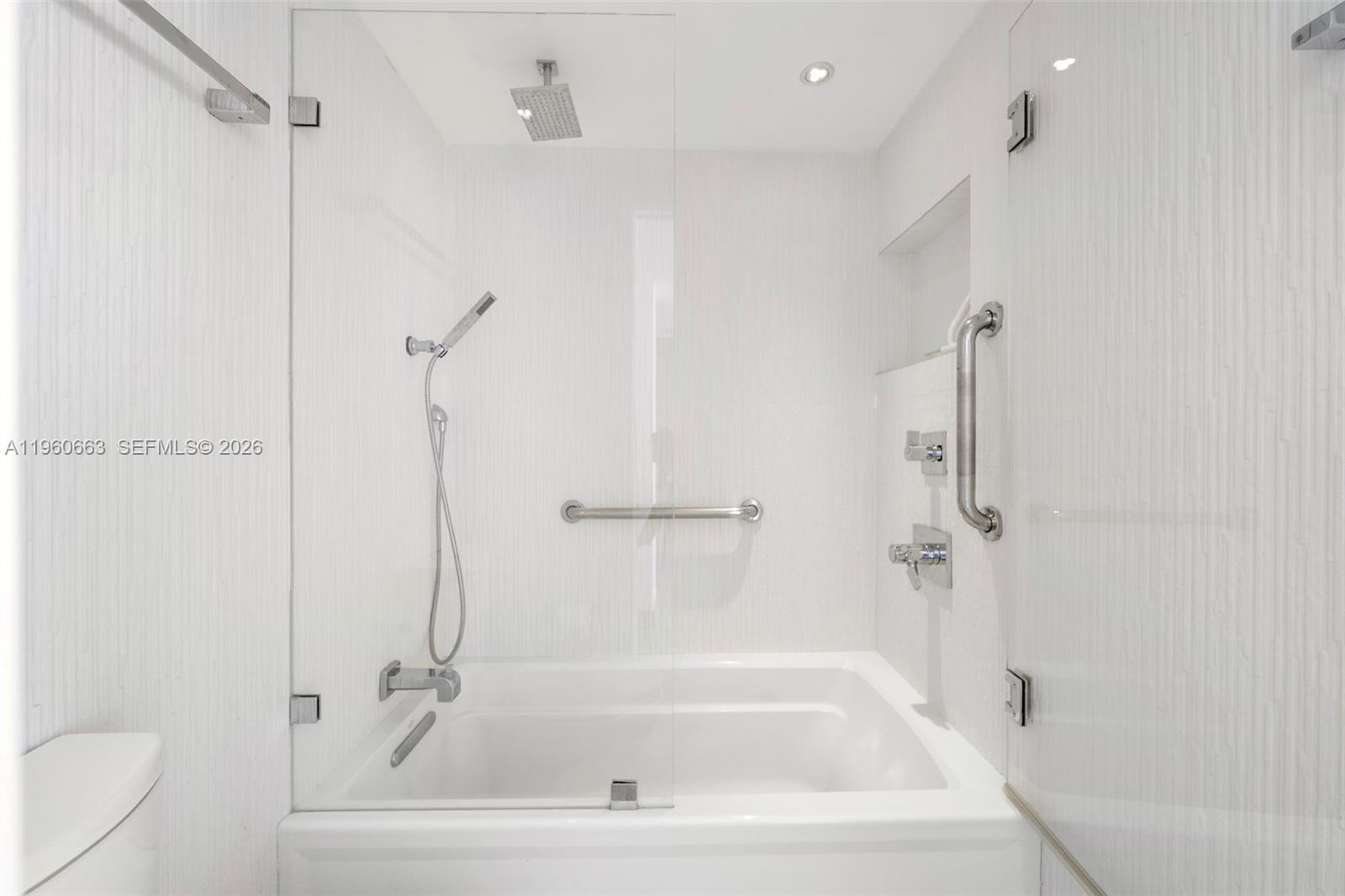 SOUTH POINTE TOWERS CONDO - Residential