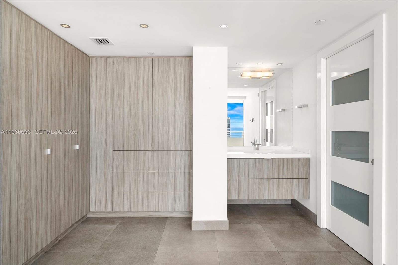 SOUTH POINTE TOWERS CONDO - Residential