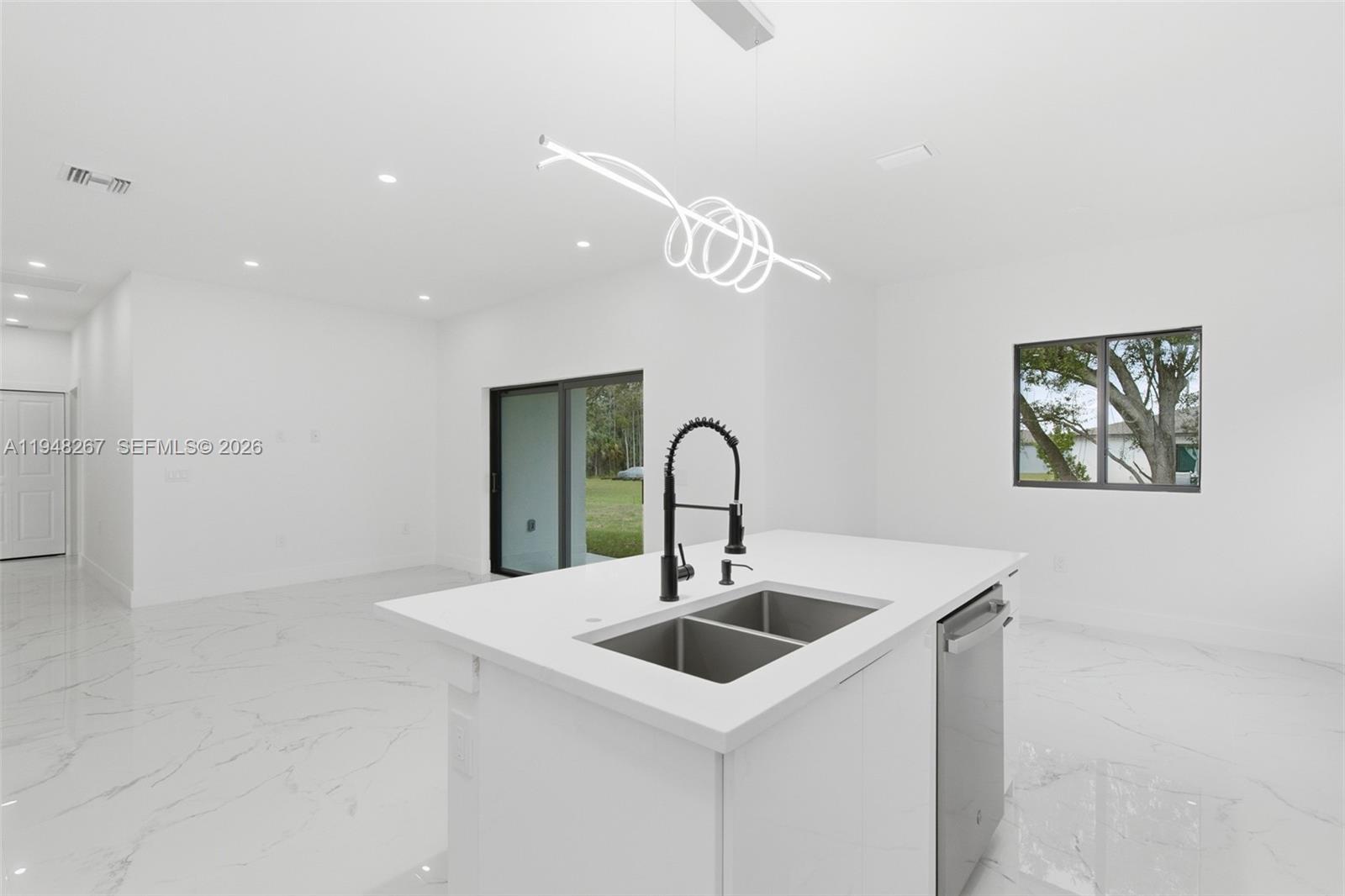 Mirror Lakes - Residential