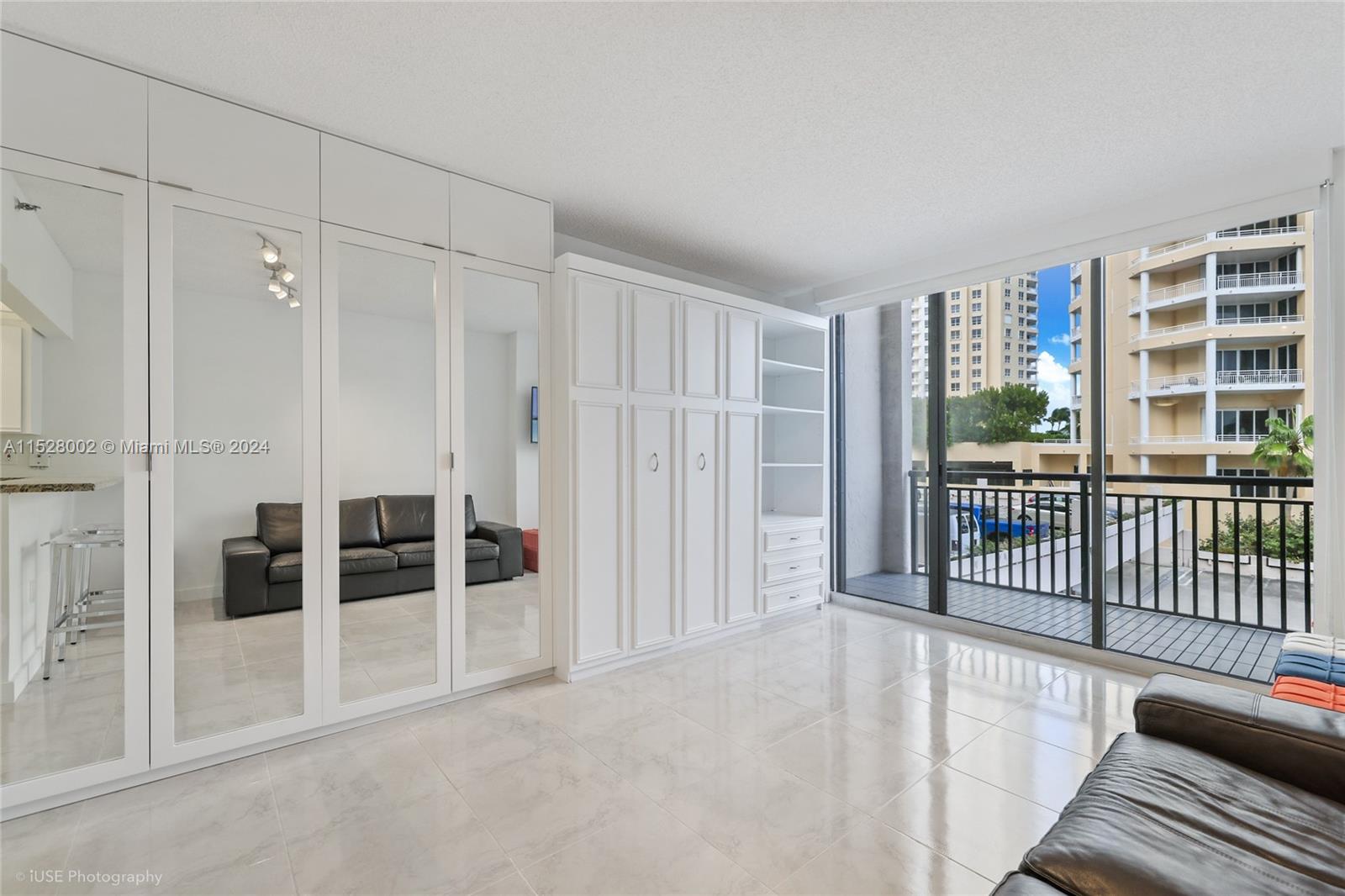 Beautiful and spacious furnished studio located at the sought-out Brickell Key Island. Built-in murphy bed, plenty of custom-built closets and mirrors. Washer and dryer in unit. Freshly painted. Fiber internet included. Building has convenience store and 24hr security. Amenities include pool, spa, sauna, exercise room, tennis, racquetball courts, billiard and kids room. Great location, within walking distance to Brickell City Centre, Mary Brickell Village, including many restaurants and supermarkets, Metrorail and Metromover station.