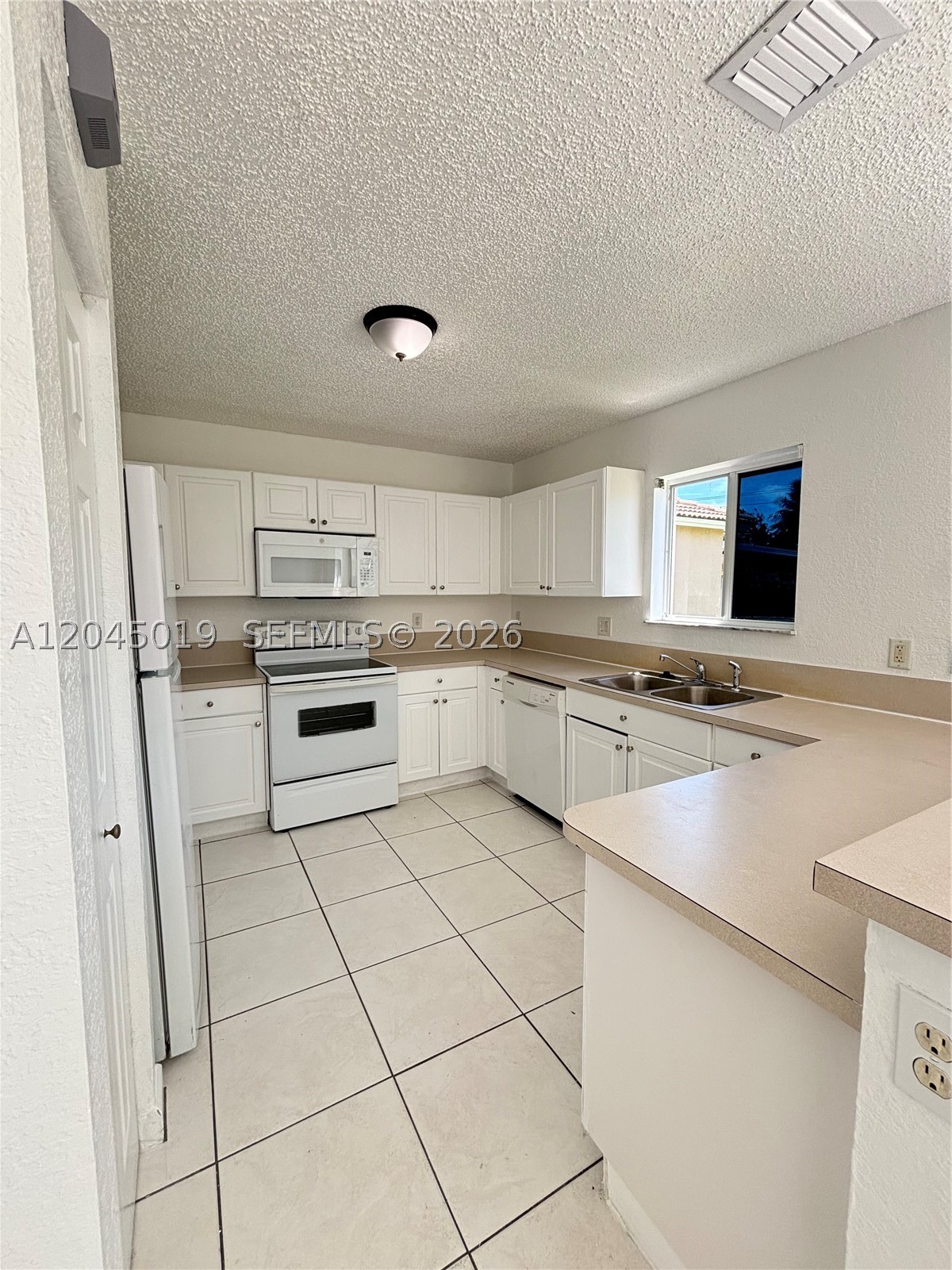 LAKES BY THE BAY SEC 12 - Residential Lease