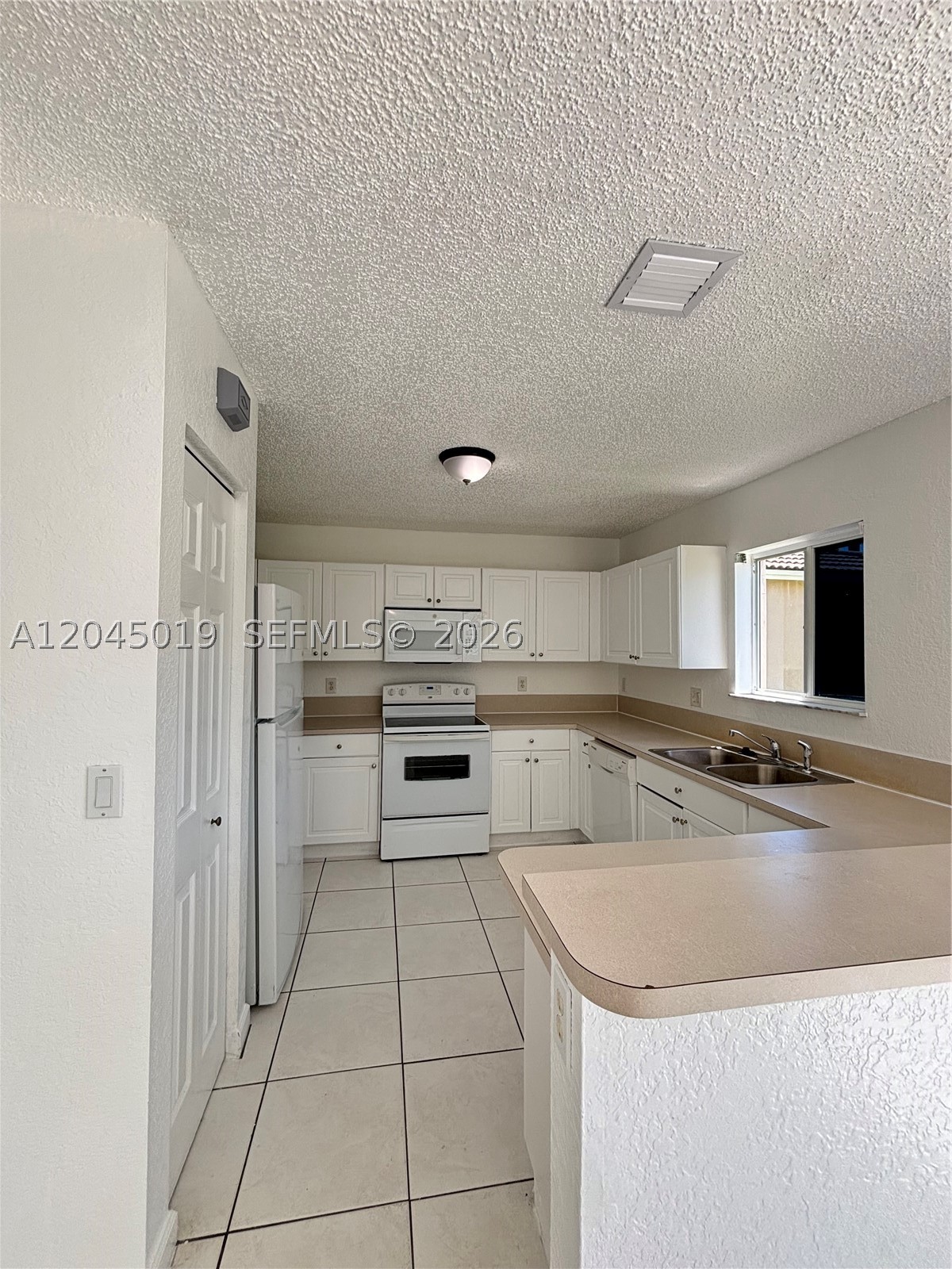 LAKES BY THE BAY SEC 12 - Residential Lease