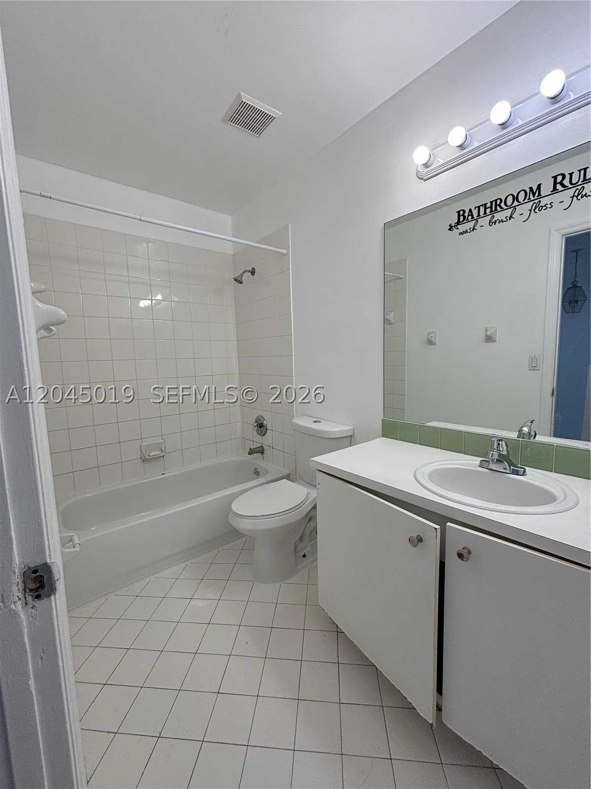 LAKES BY THE BAY SEC 12 - Residential Lease