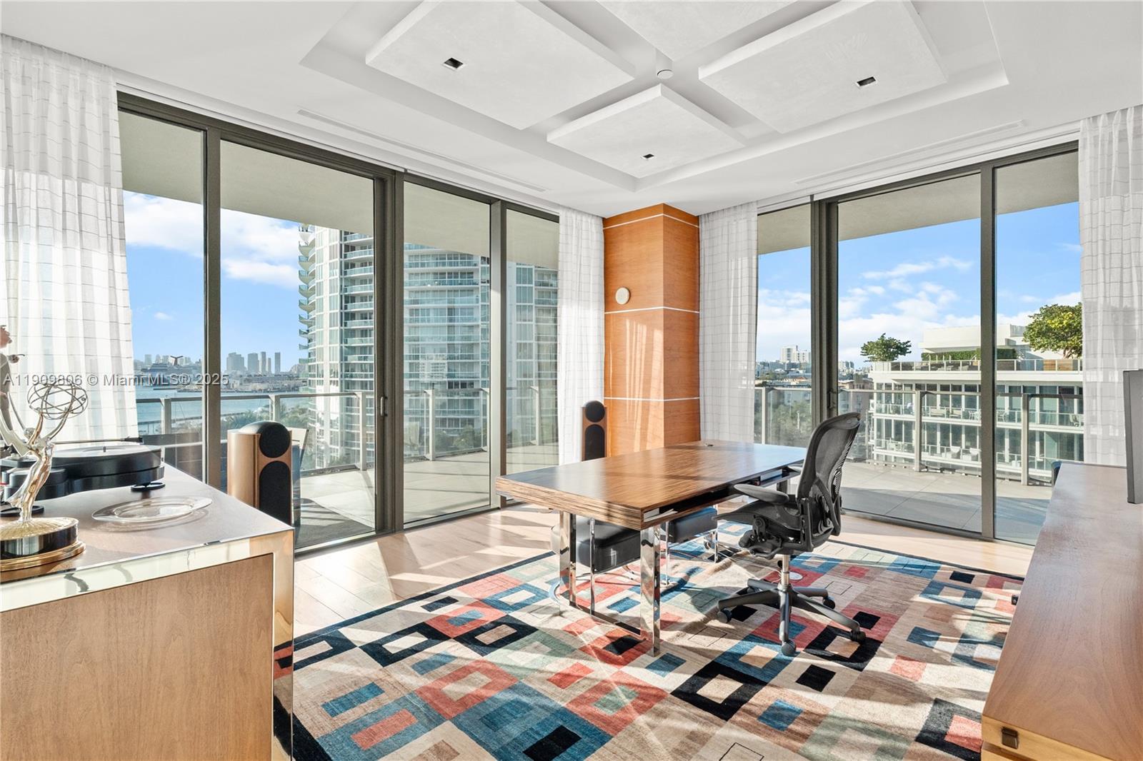 APOGEE CONDO - Residential
