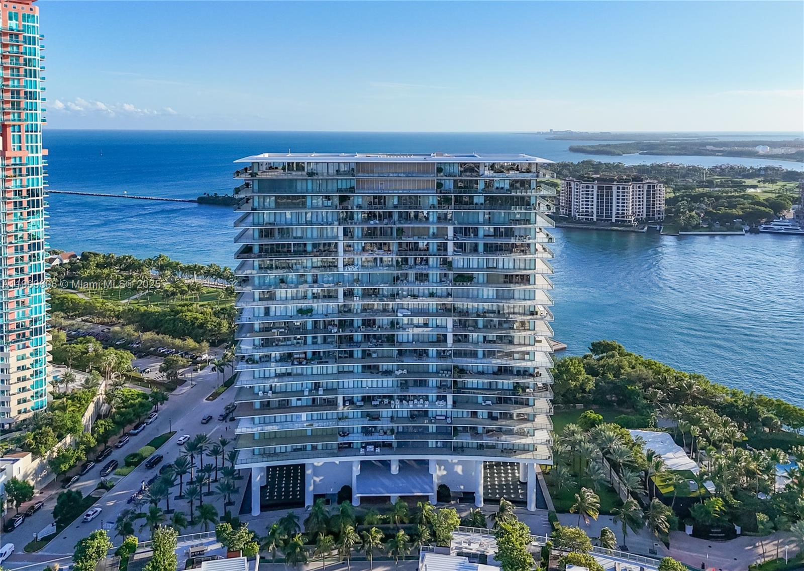 APOGEE CONDO - Residential