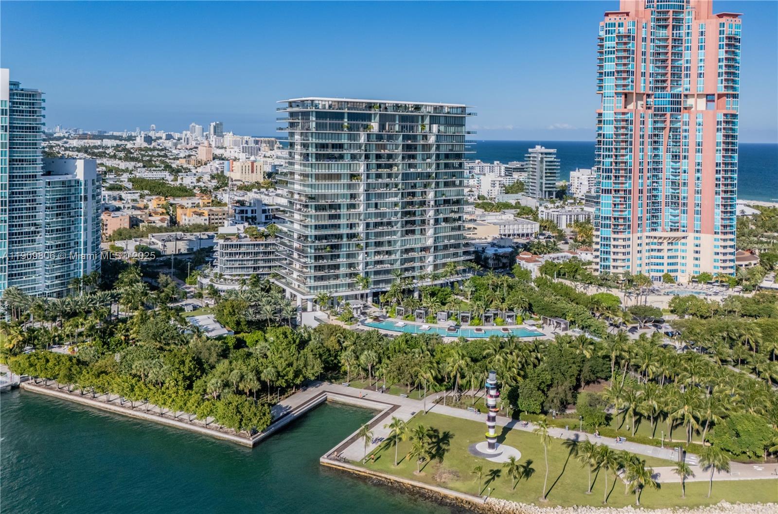 APOGEE CONDO - Residential