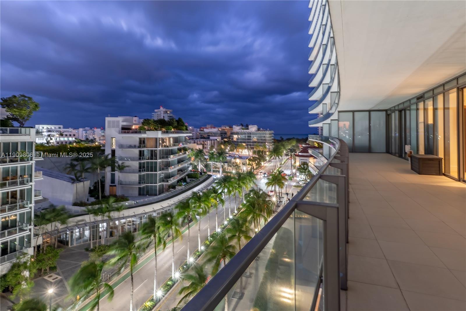 APOGEE CONDO - Residential
