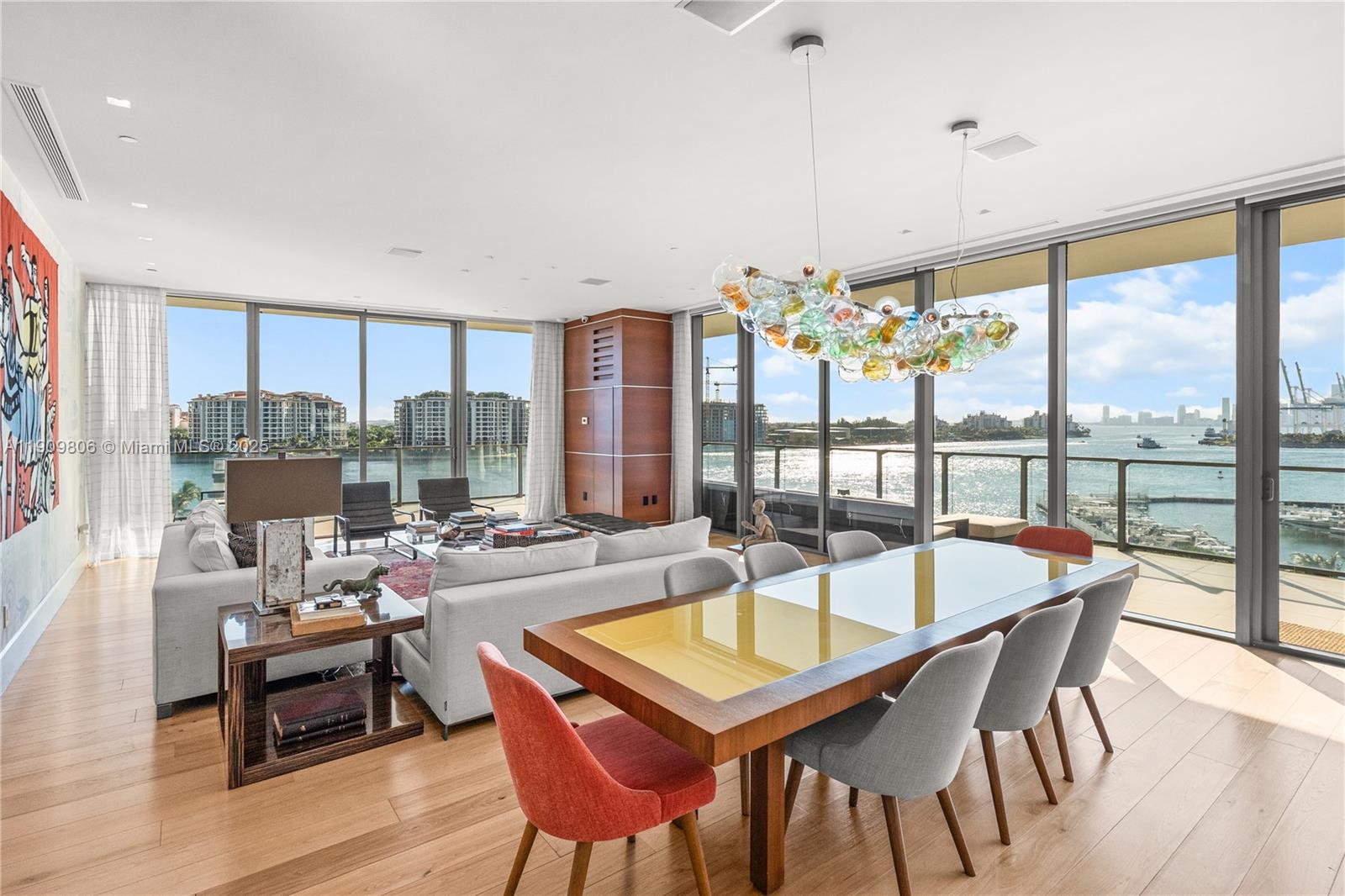 APOGEE CONDO - Residential