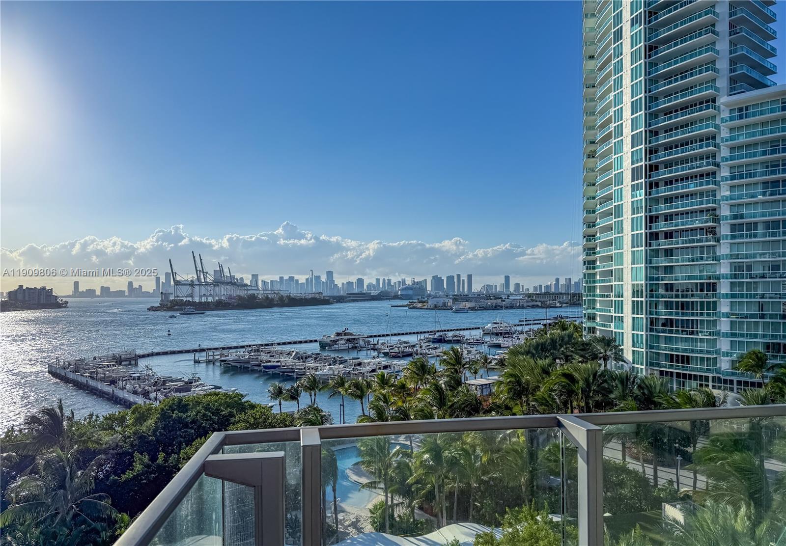 APOGEE CONDO - Residential