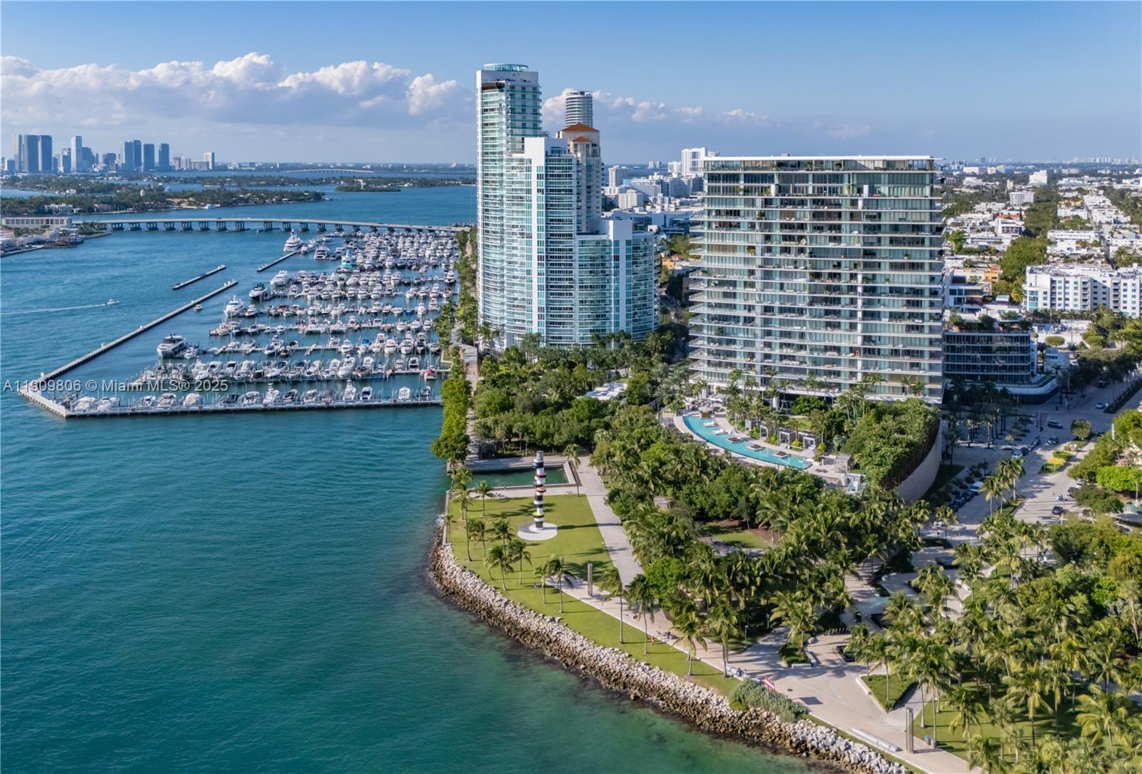 APOGEE CONDO - Residential