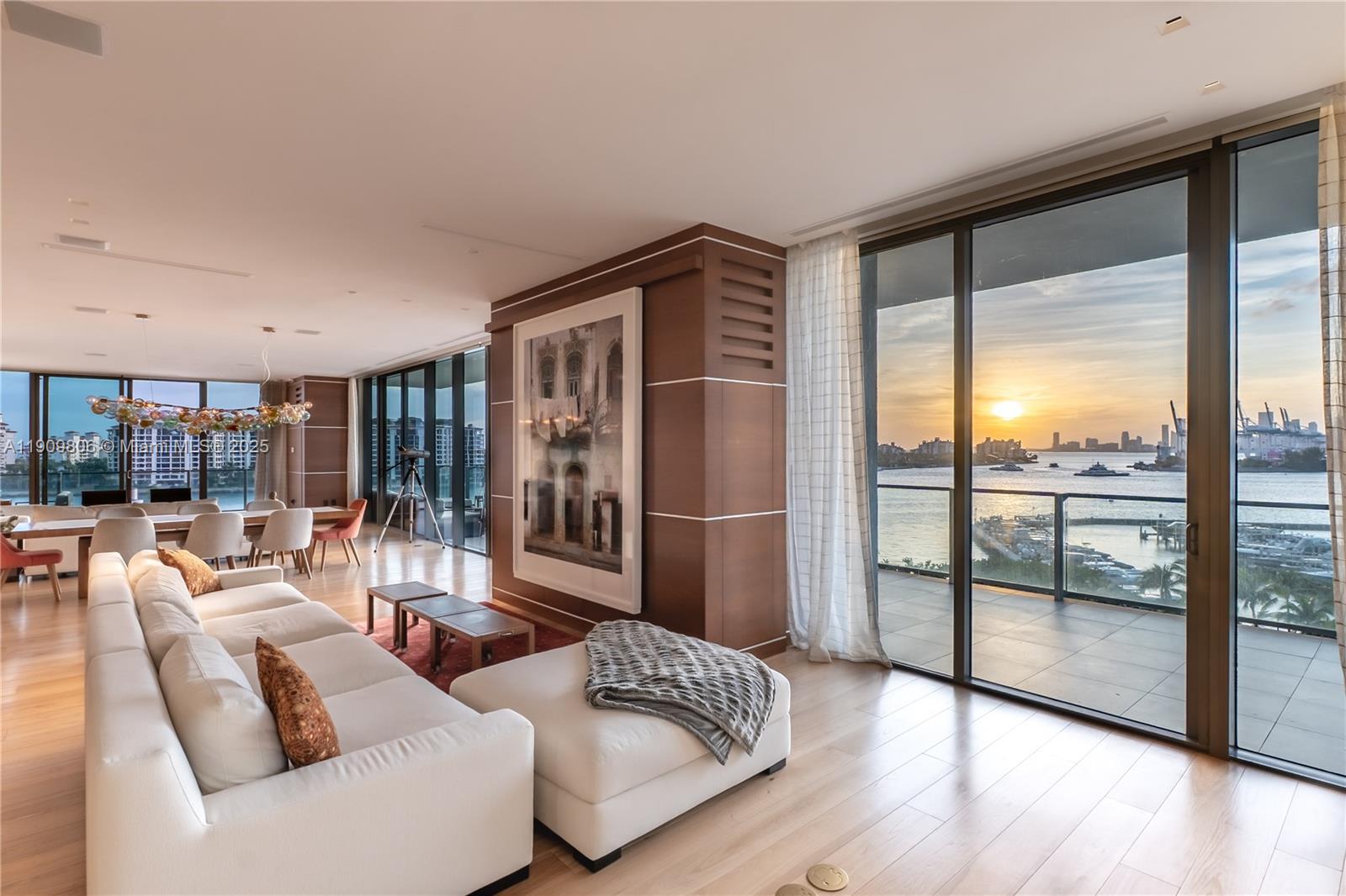 APOGEE CONDO - Residential