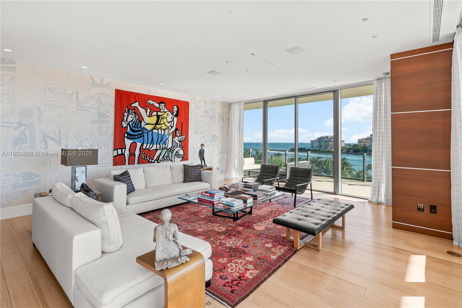 APOGEE CONDO - Residential