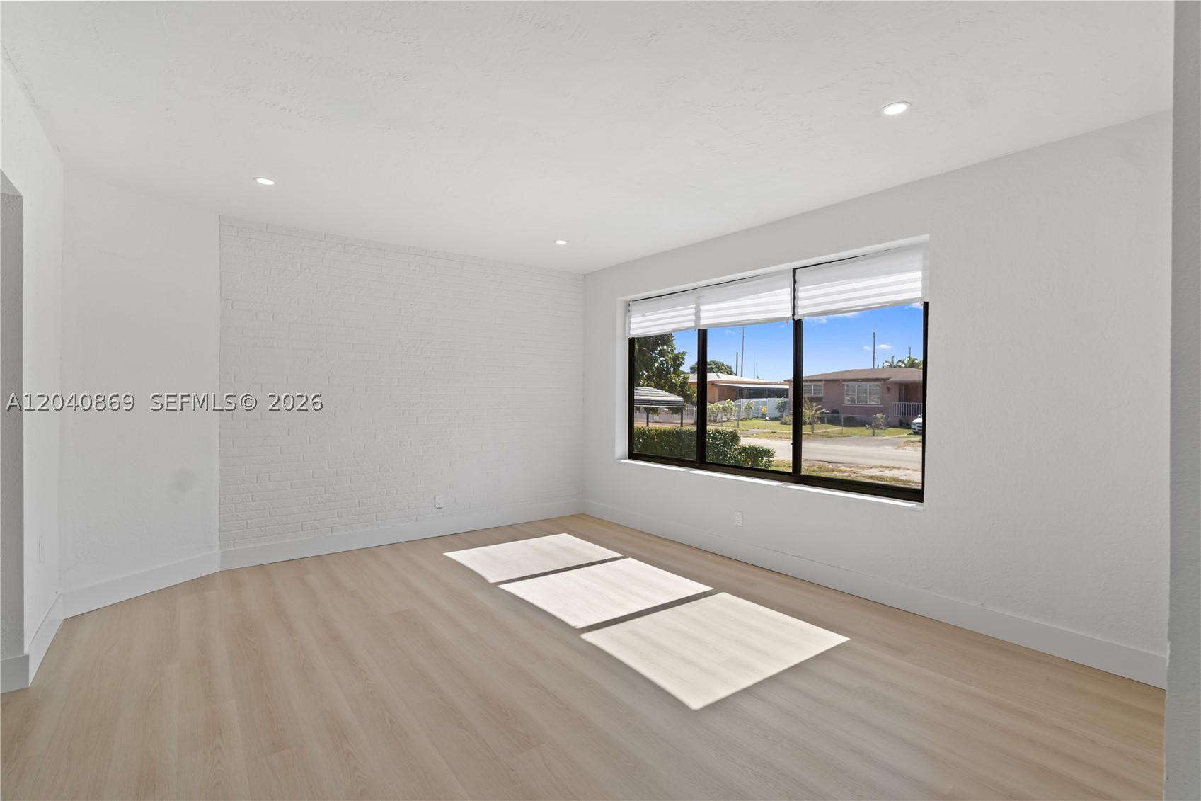 PALM ESTATES - Residential