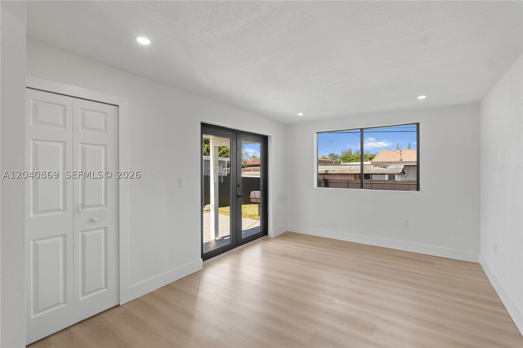 PALM ESTATES - Residential