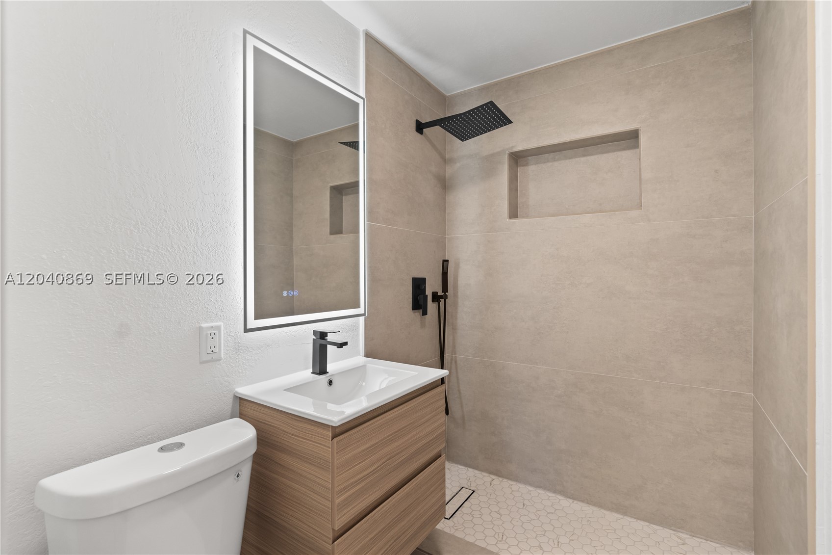 PALM ESTATES - Residential