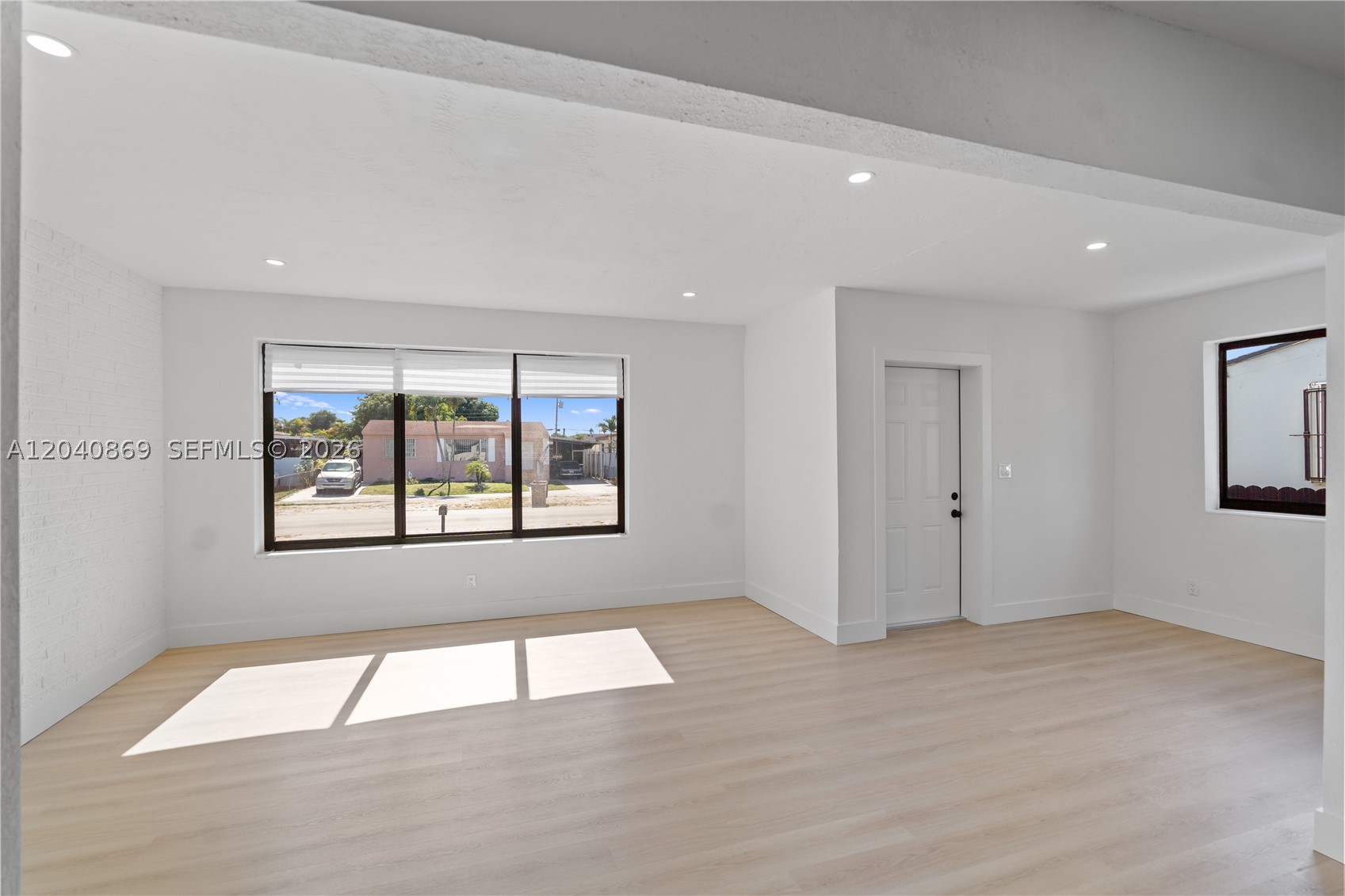 PALM ESTATES - Residential
