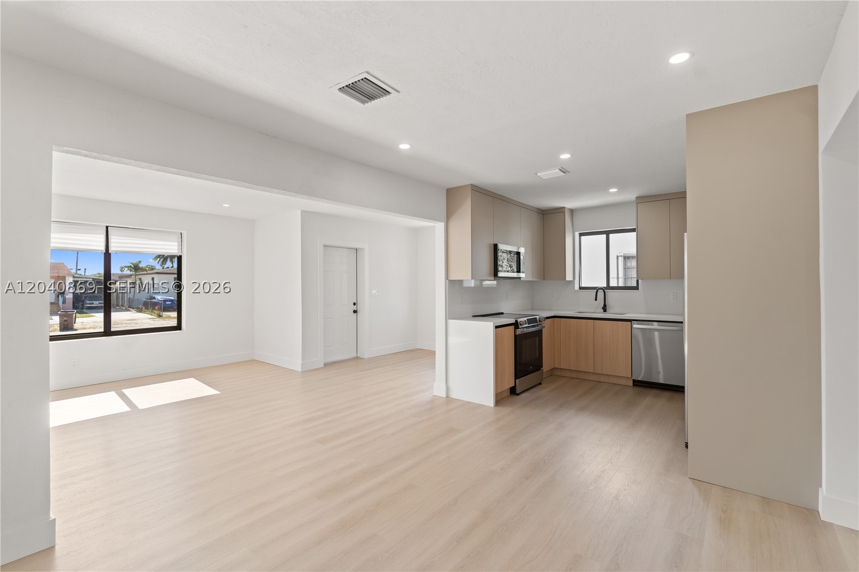 PALM ESTATES - Residential