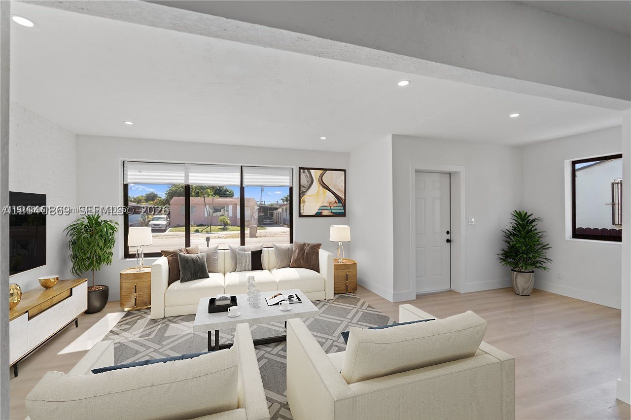 PALM ESTATES - Residential