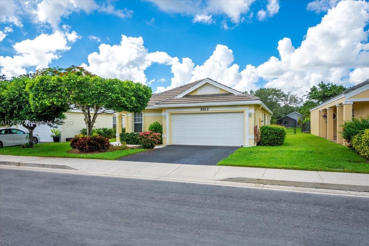 Beautiful original 3 bedrooms, 2 bathroom home located in Forest Ridge, Davie. Two car garage. Built in 1997, in original excelent conditions, new roof in 2006, lake front & oversized Lot 6850 sqft. Water views from living room and screeened patio. Open floor plan, high ceilings, eat in kitchen. Large backyard perfect for entertainment, pet & pool. Accordian Shutters in all windows, extra freezer at the garage. Portable Generator 7000W also available. 
Forest Ridge is in top rated school district, close to nature trails, parks, community pool, basketball and more.