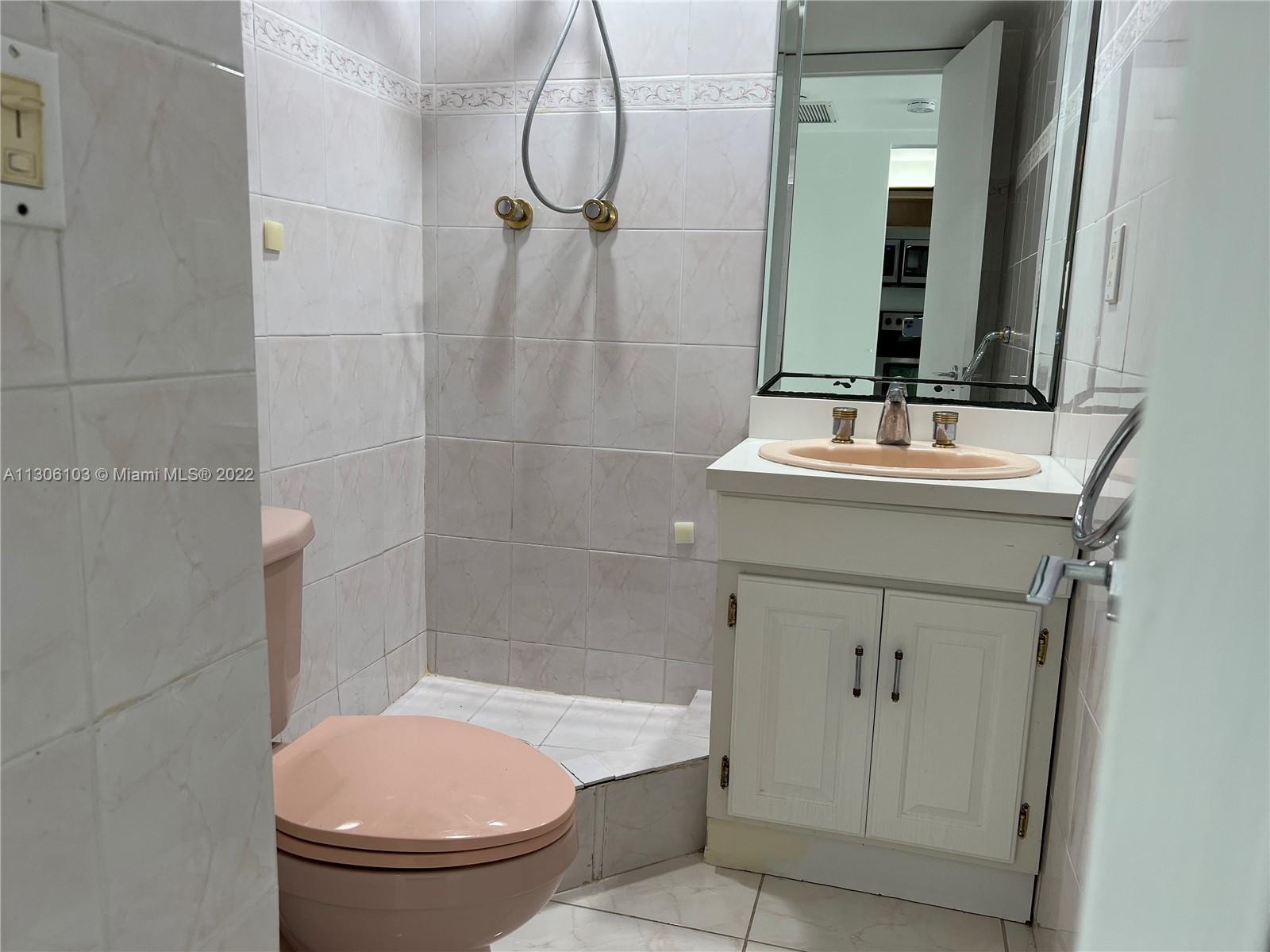 BRICKELL PLACE PHASE II C - Residential Lease
