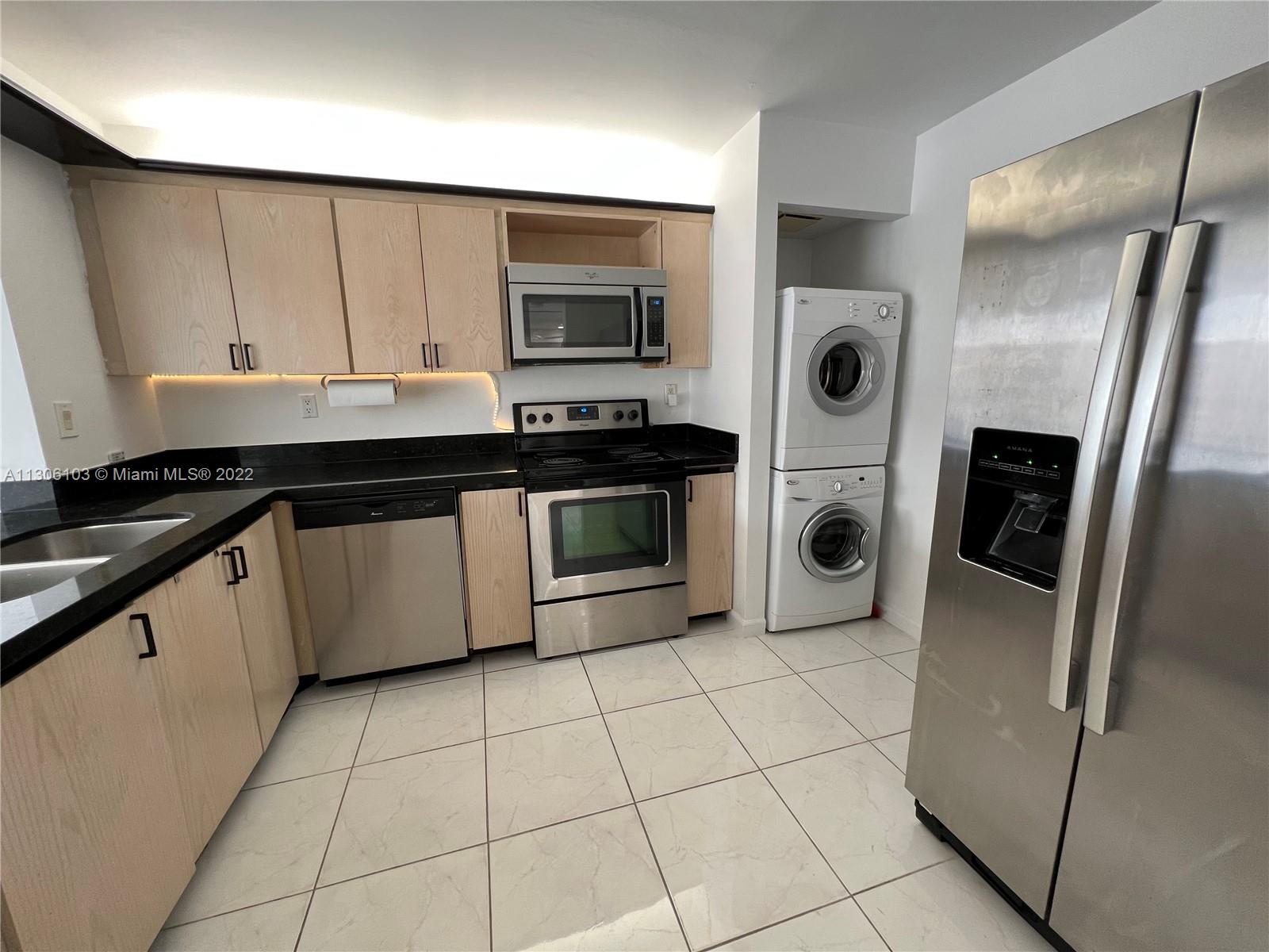 BRICKELL PLACE PHASE II C - Residential Lease