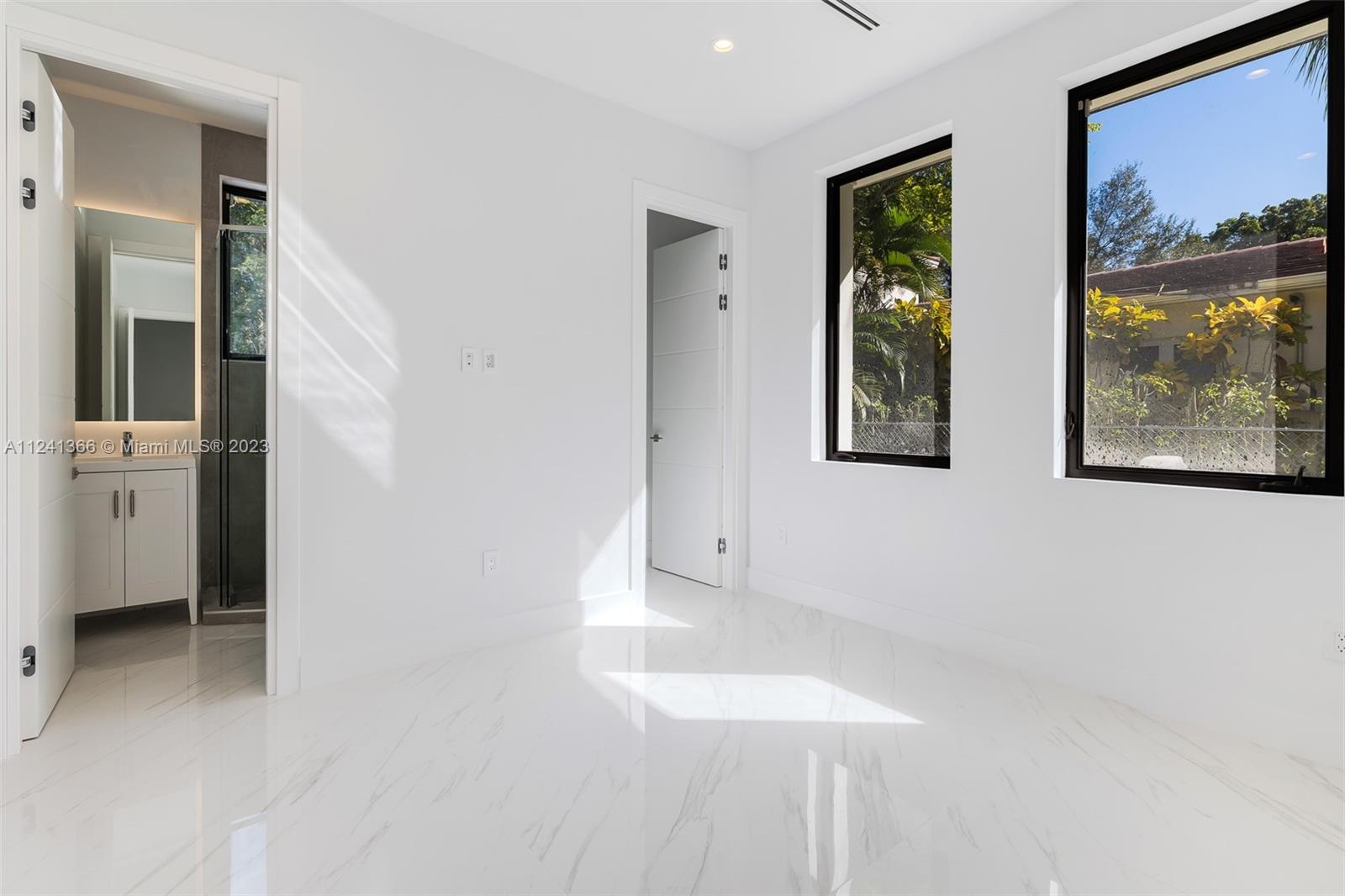 CORAL GABLES RIVIERA SEC - Residential