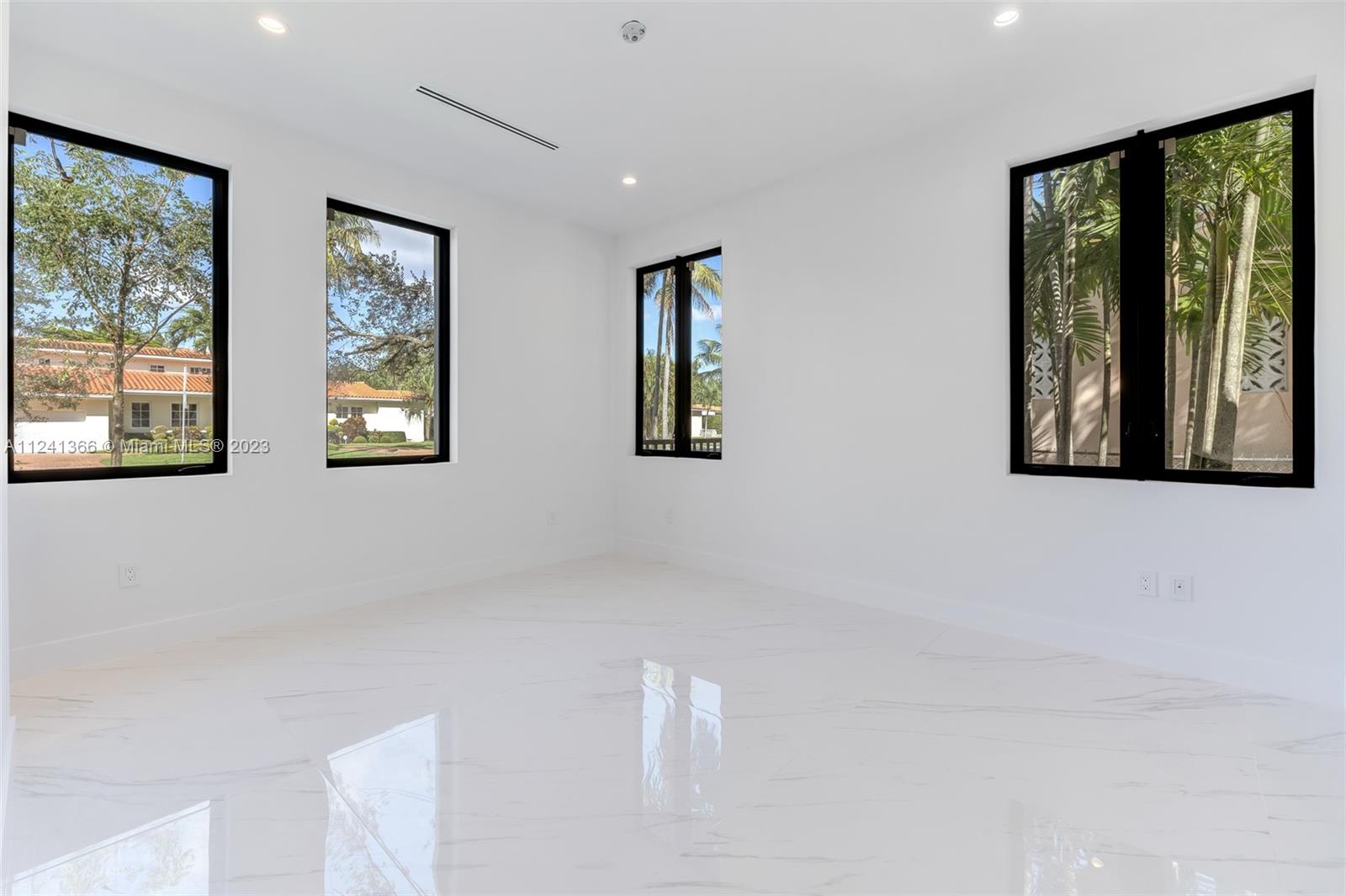 CORAL GABLES RIVIERA SEC - Residential