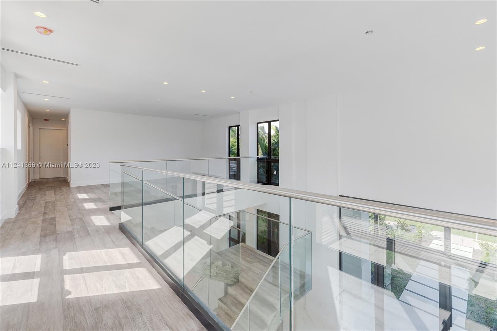 CORAL GABLES RIVIERA SEC - Residential