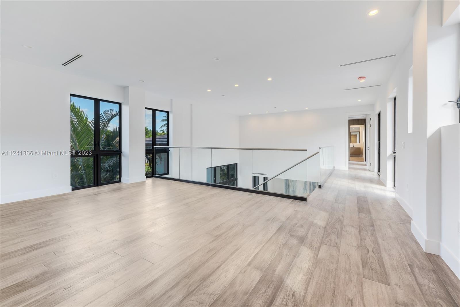 CORAL GABLES RIVIERA SEC - Residential
