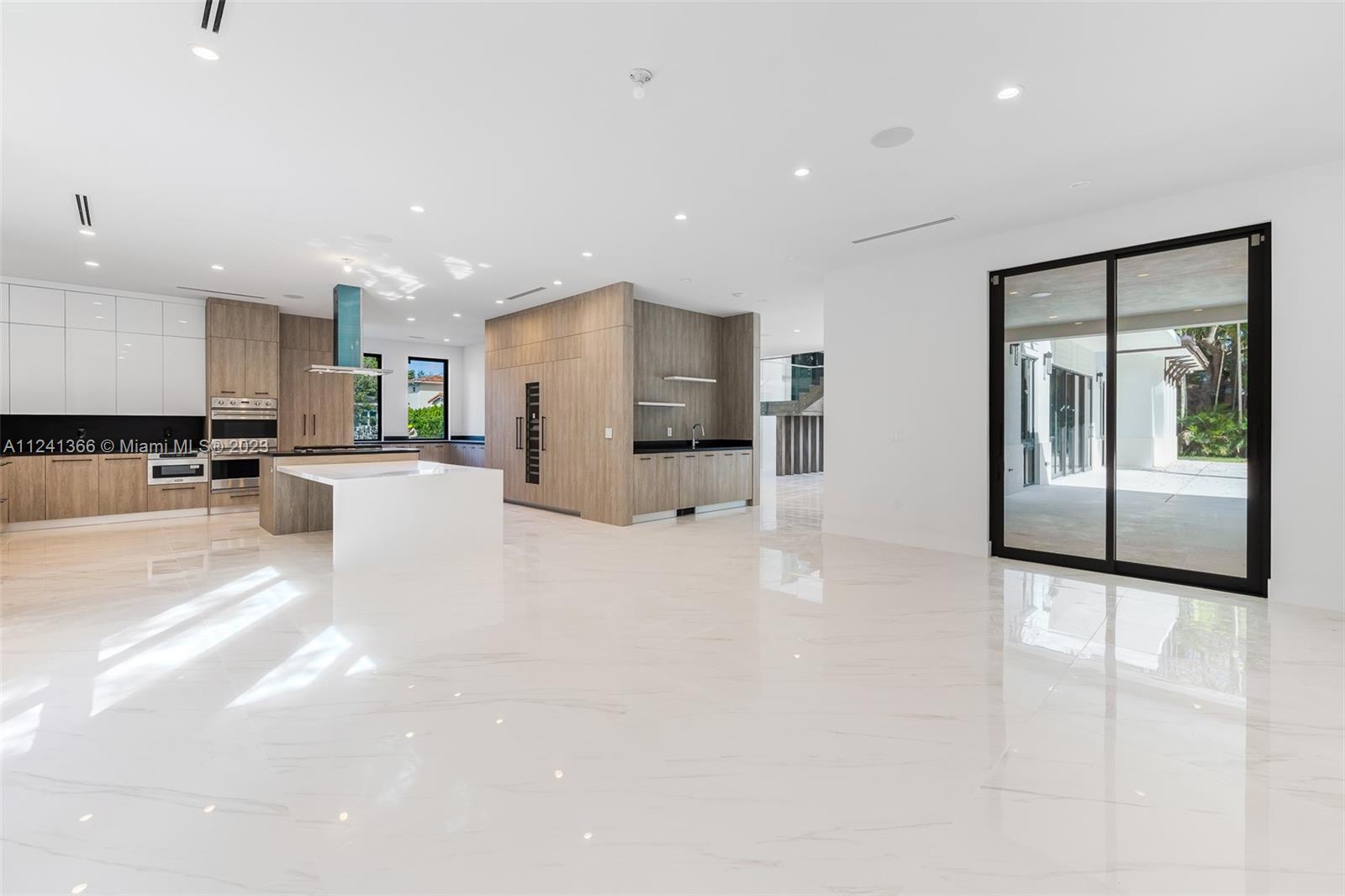 CORAL GABLES RIVIERA SEC - Residential