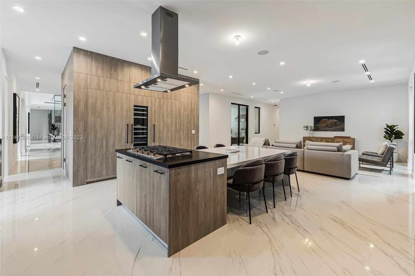 CORAL GABLES RIVIERA SEC - Residential