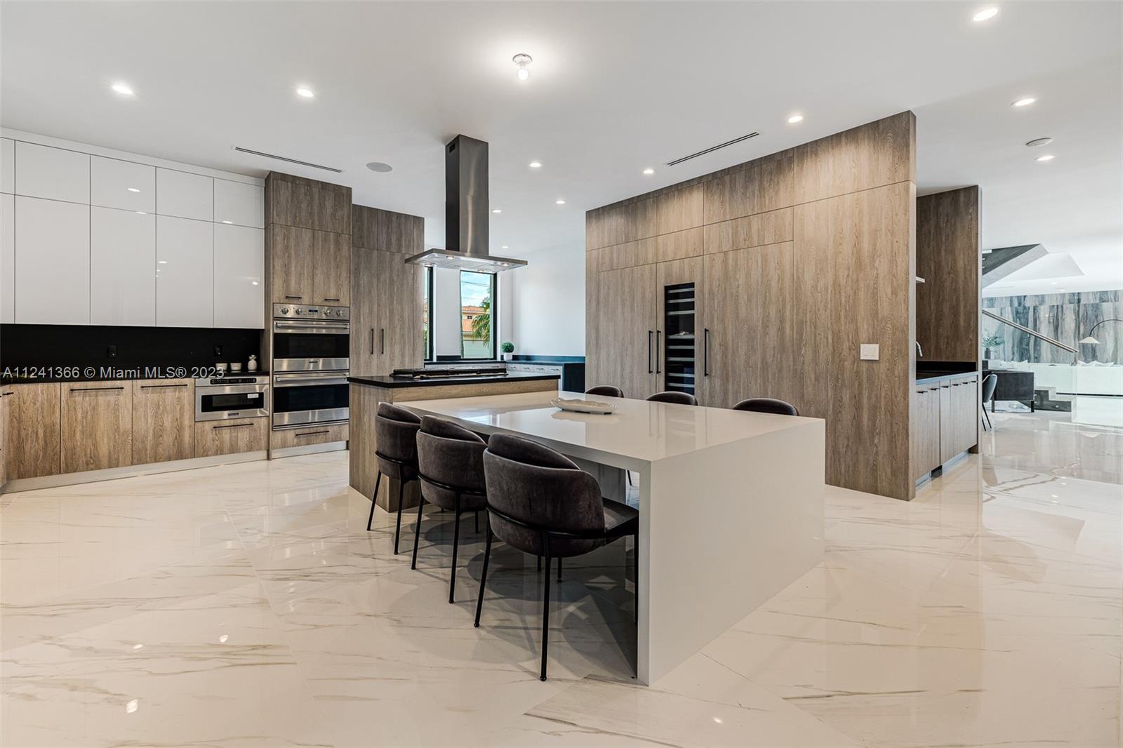 CORAL GABLES RIVIERA SEC - Residential