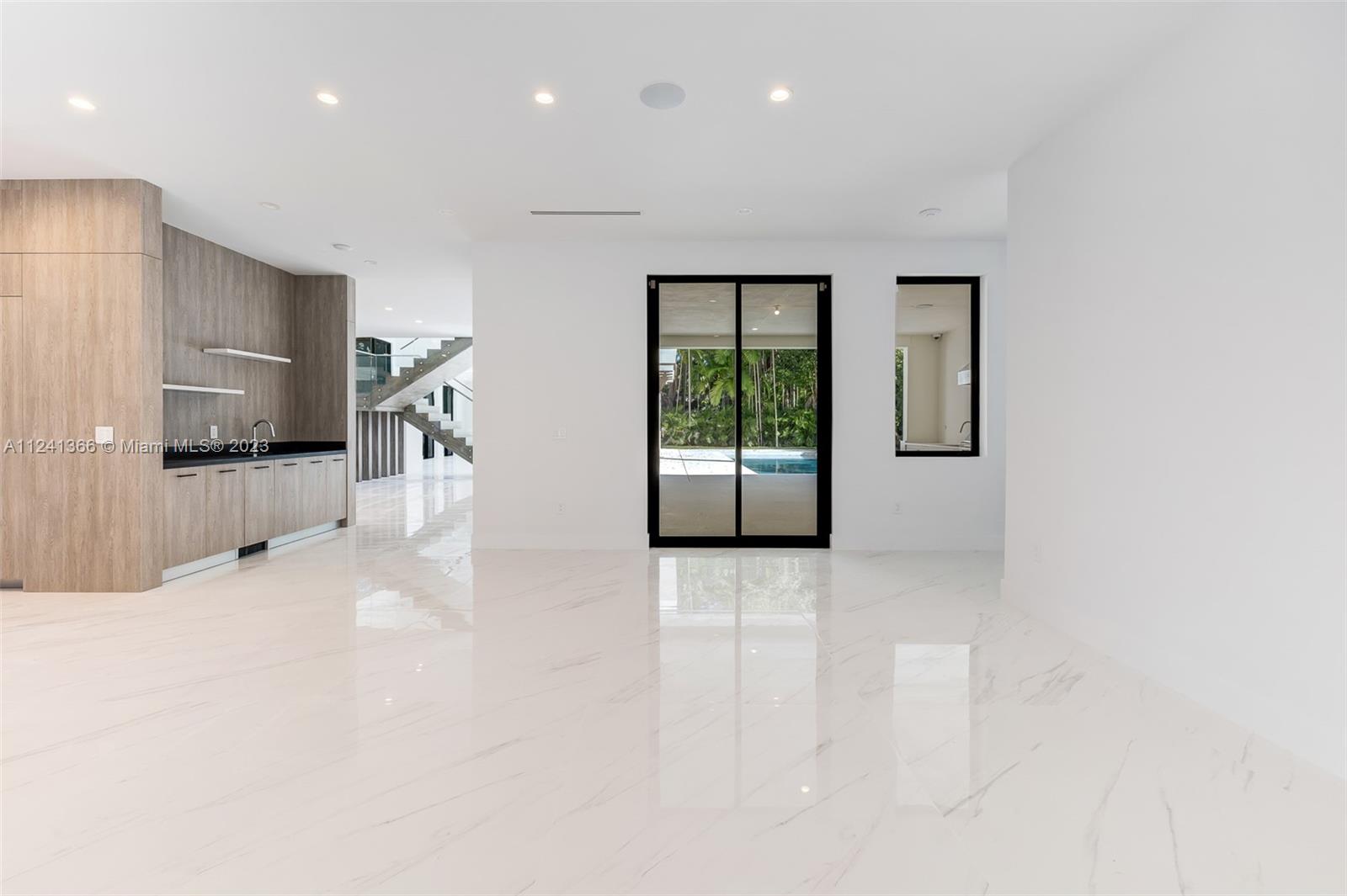 CORAL GABLES RIVIERA SEC - Residential