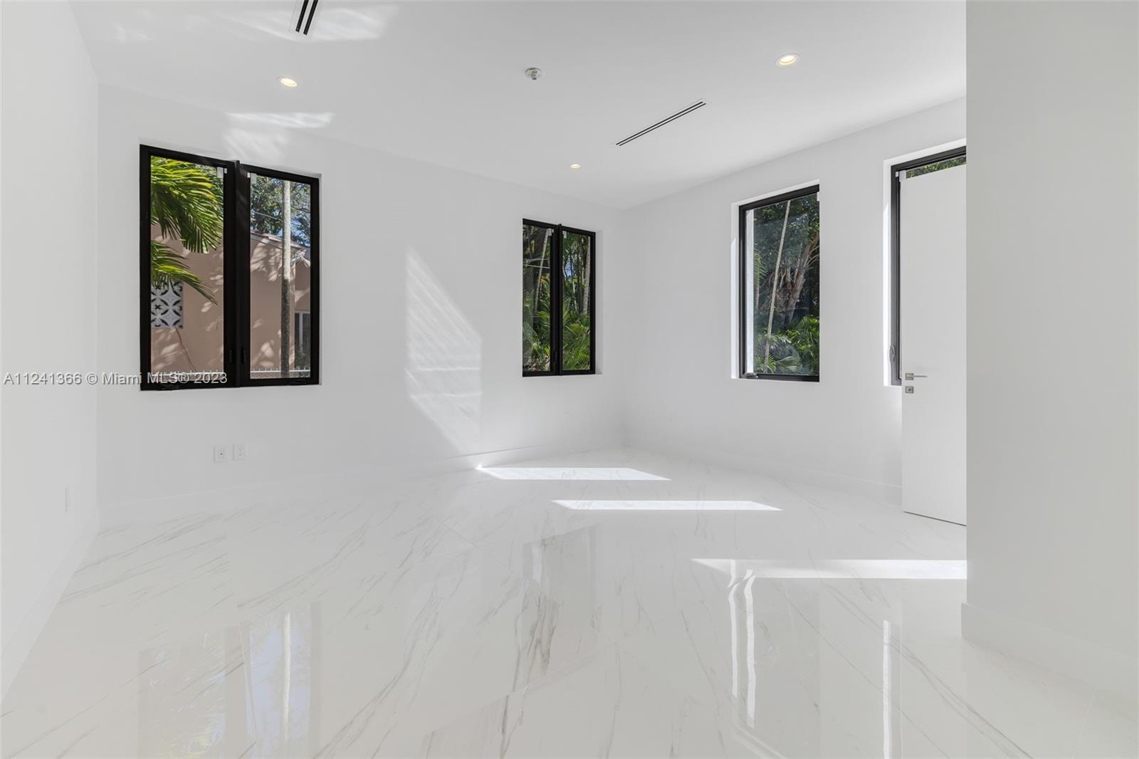 CORAL GABLES RIVIERA SEC - Residential