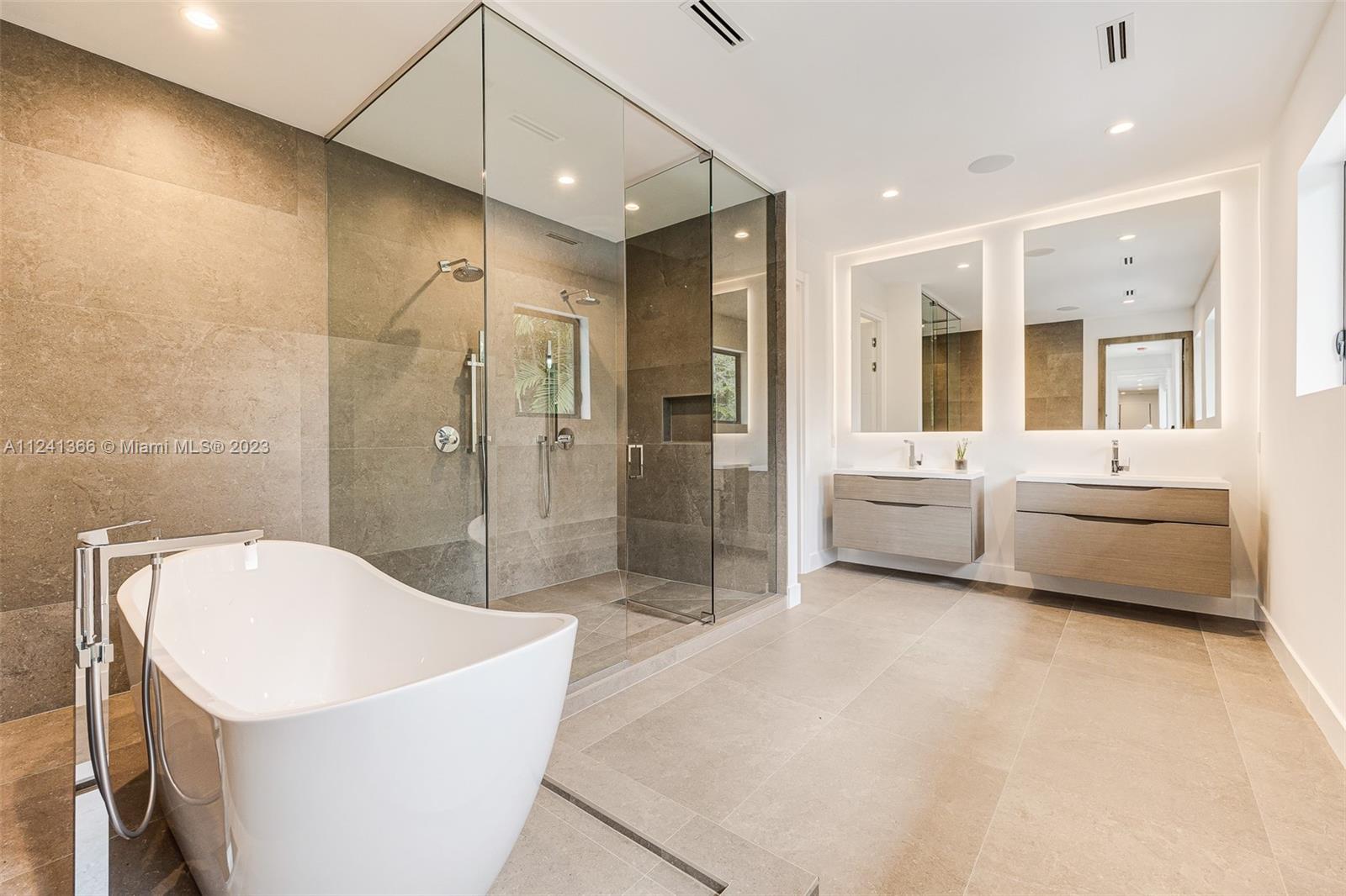 CORAL GABLES RIVIERA SEC - Residential