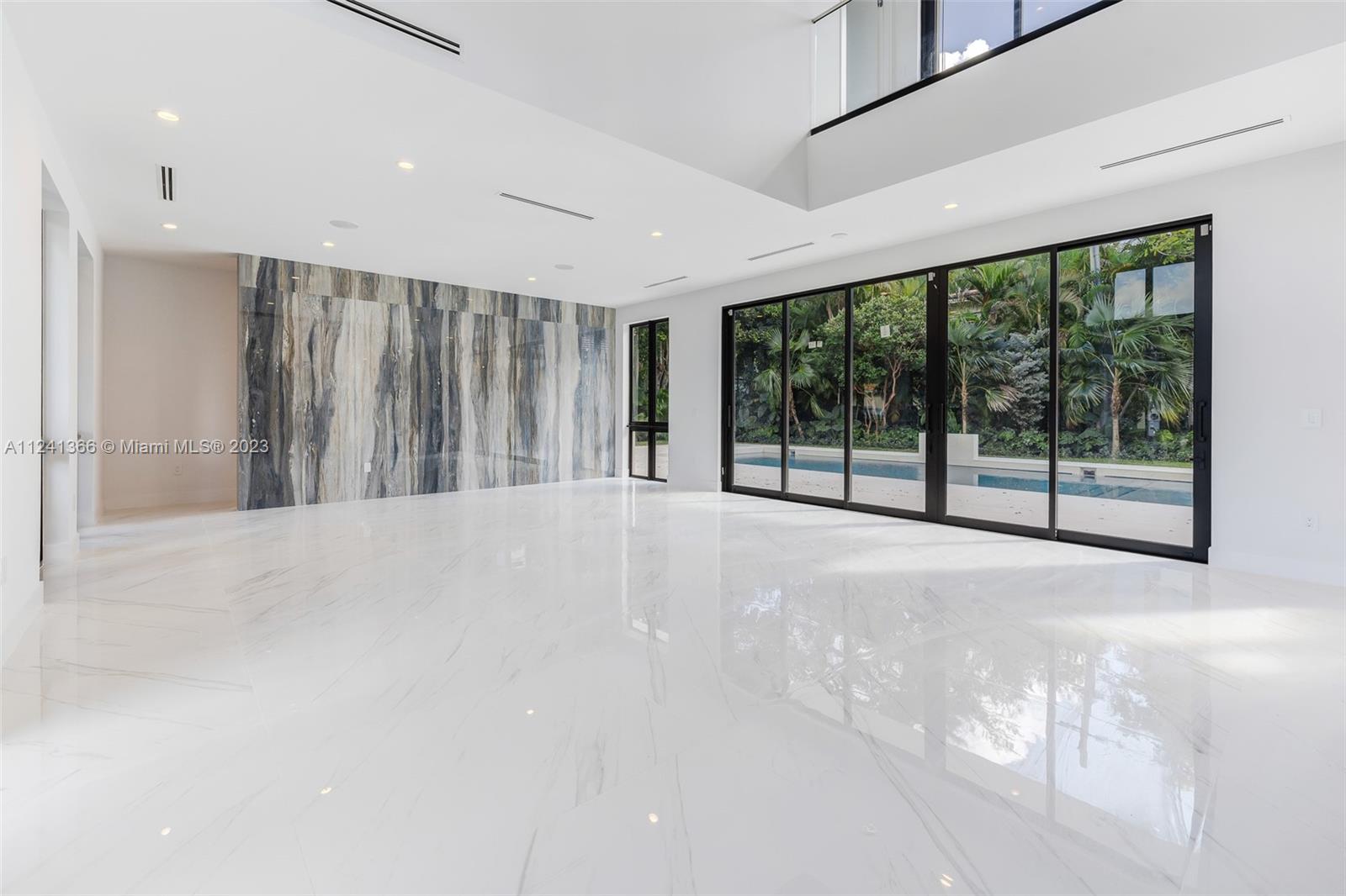 CORAL GABLES RIVIERA SEC - Residential