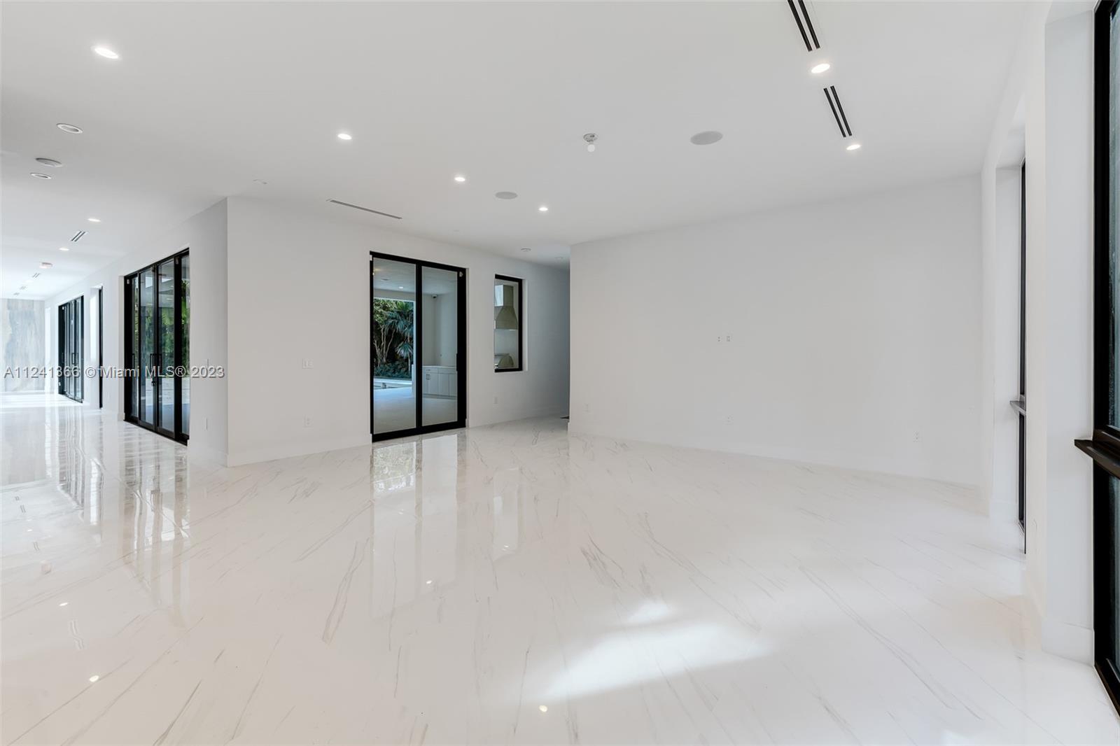 CORAL GABLES RIVIERA SEC - Residential