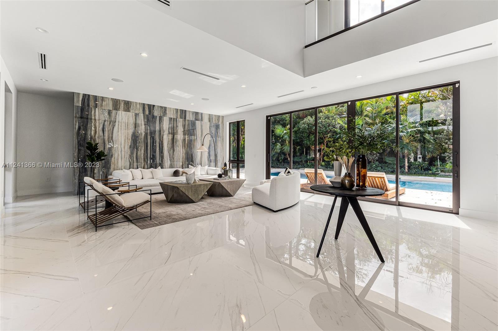 CORAL GABLES RIVIERA SEC - Residential
