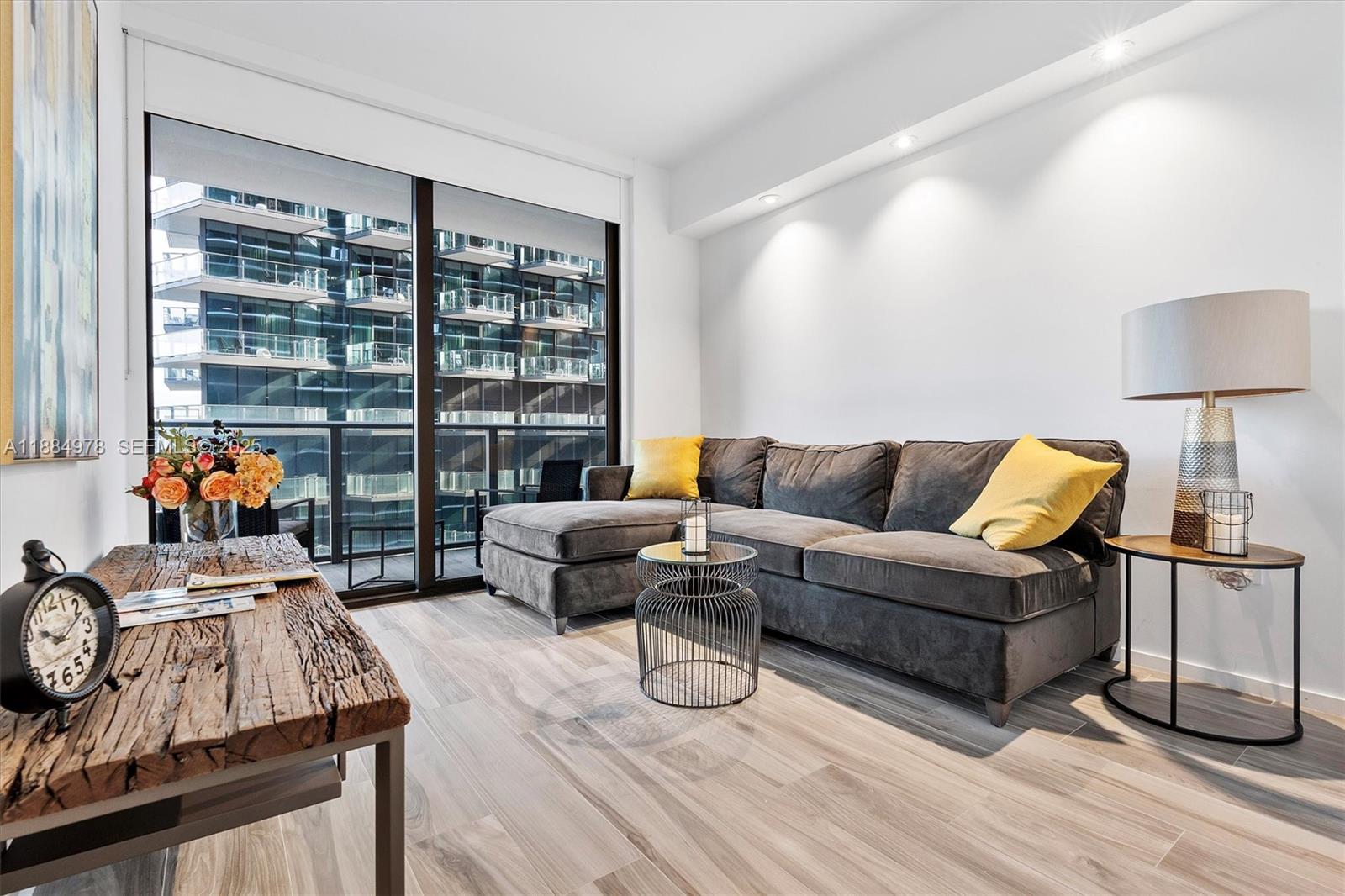 801 SMA RESIDENCES CONDO - Residential