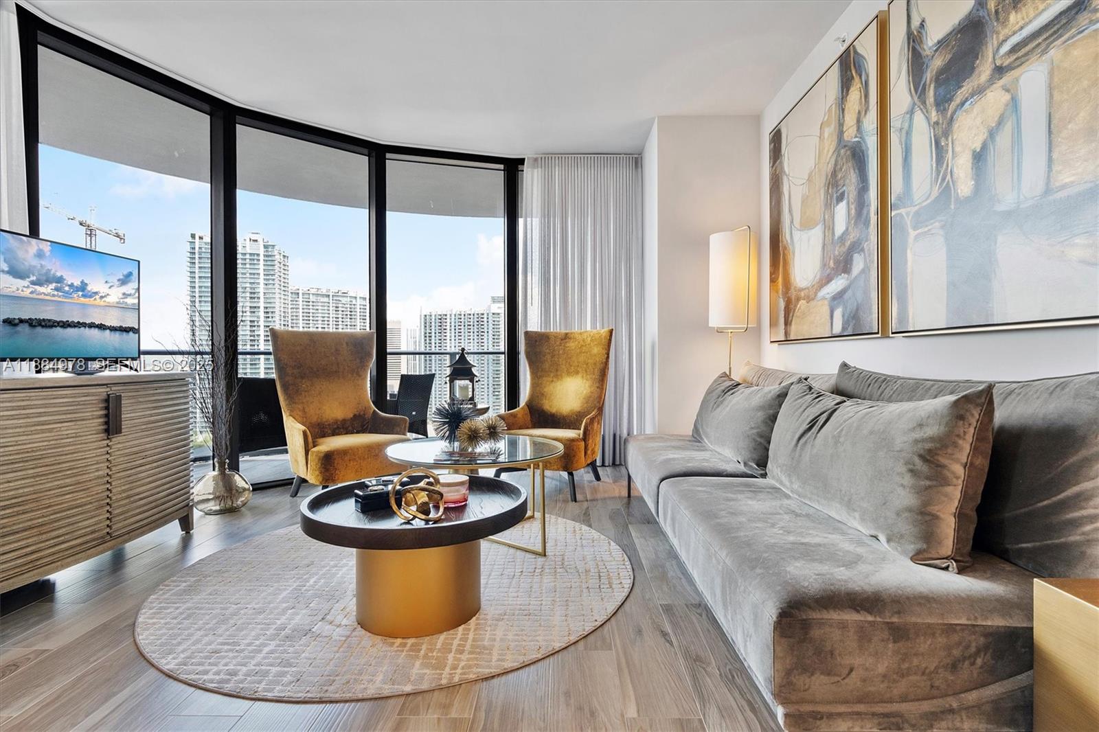 801 SMA RESIDENCES CONDO - Residential