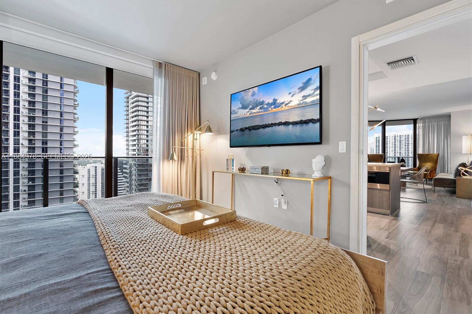 801 SMA RESIDENCES CONDO - Residential