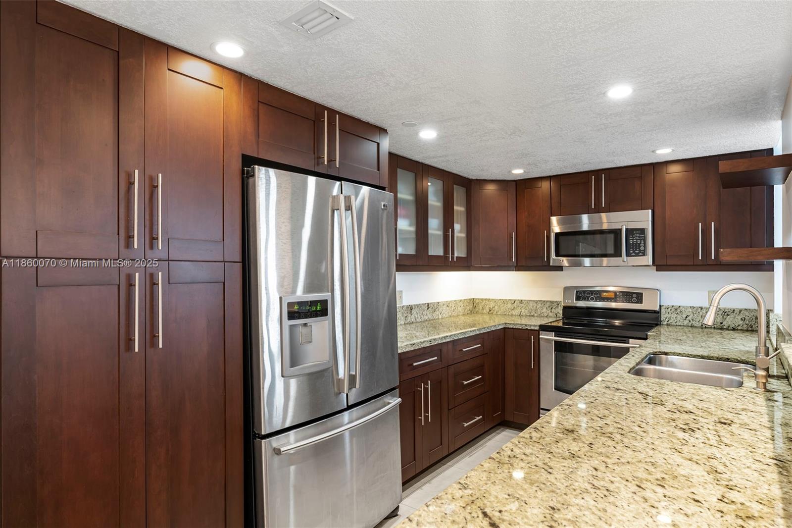THE RIVIERA CONDO - Residential