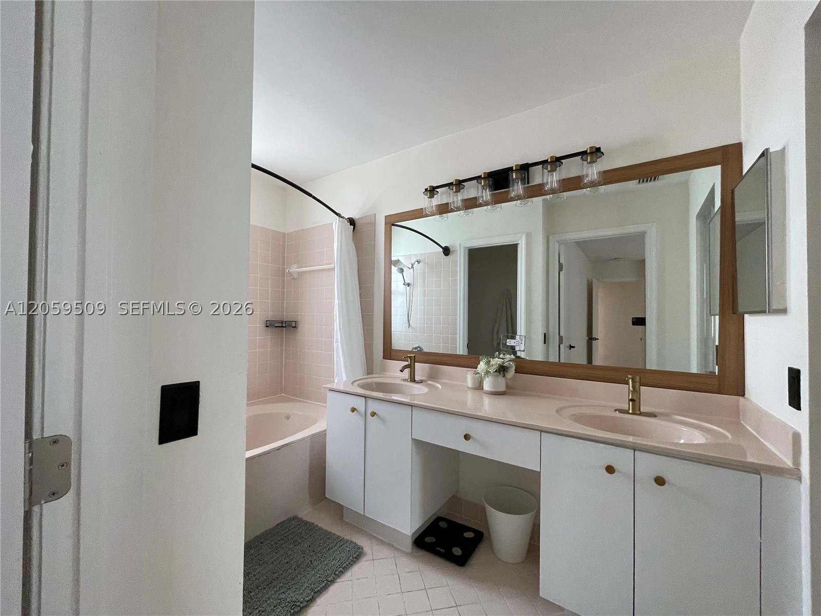 SECTOR 2-PARCELS 1 2 3 4 - Residential