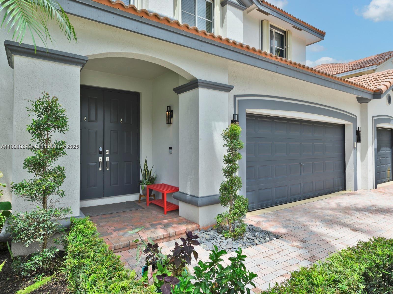 WESTON HILLS - Residential