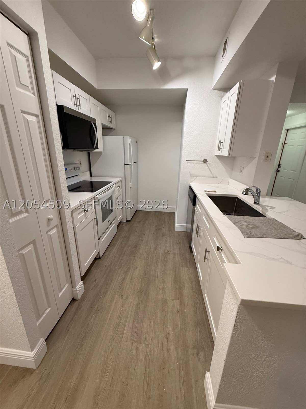 AVENTINE AT MIRAMAR CONDO - Residential Lease