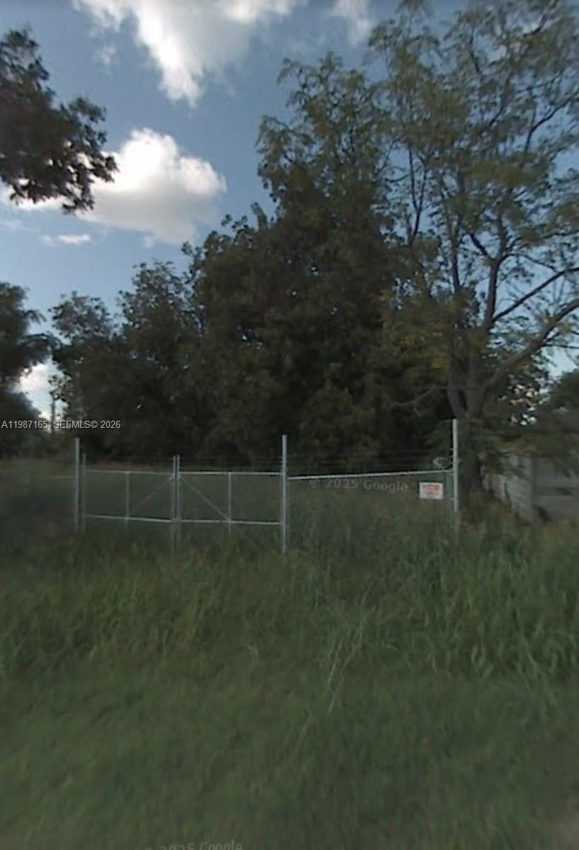 Lot sold as-is