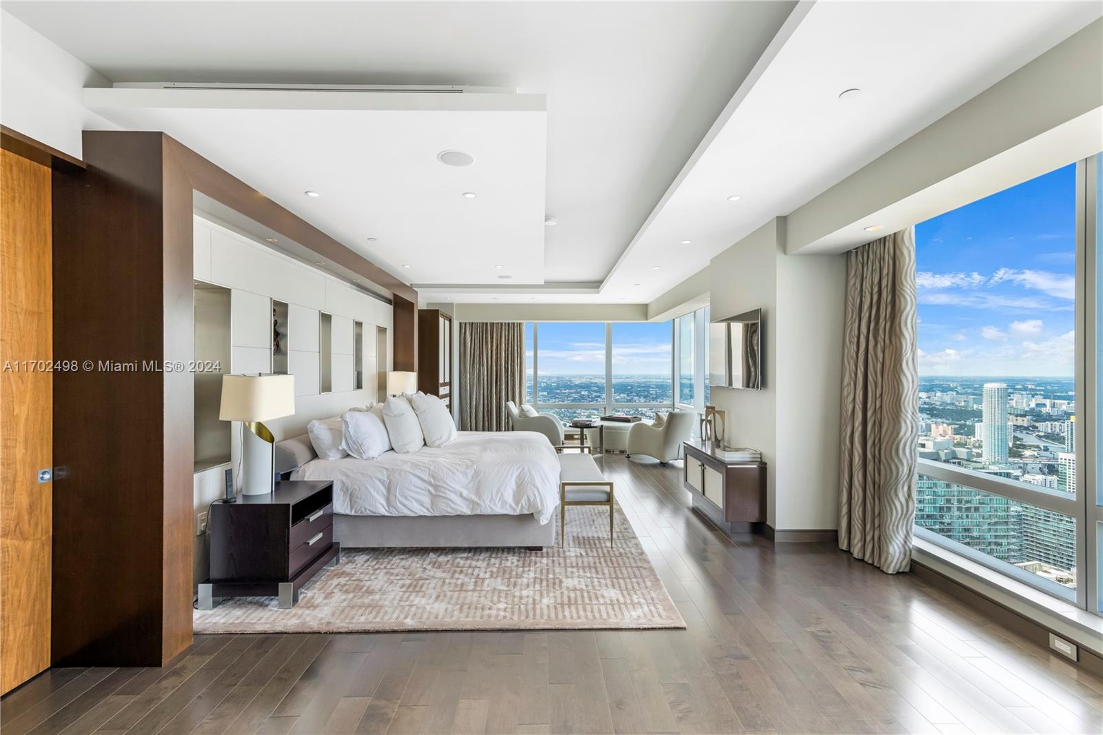 Four Seasons Residences - Residential