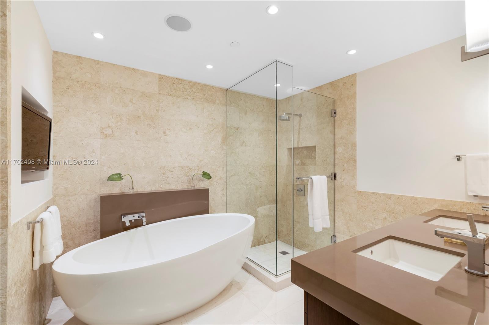 Four Seasons Residences - Residential