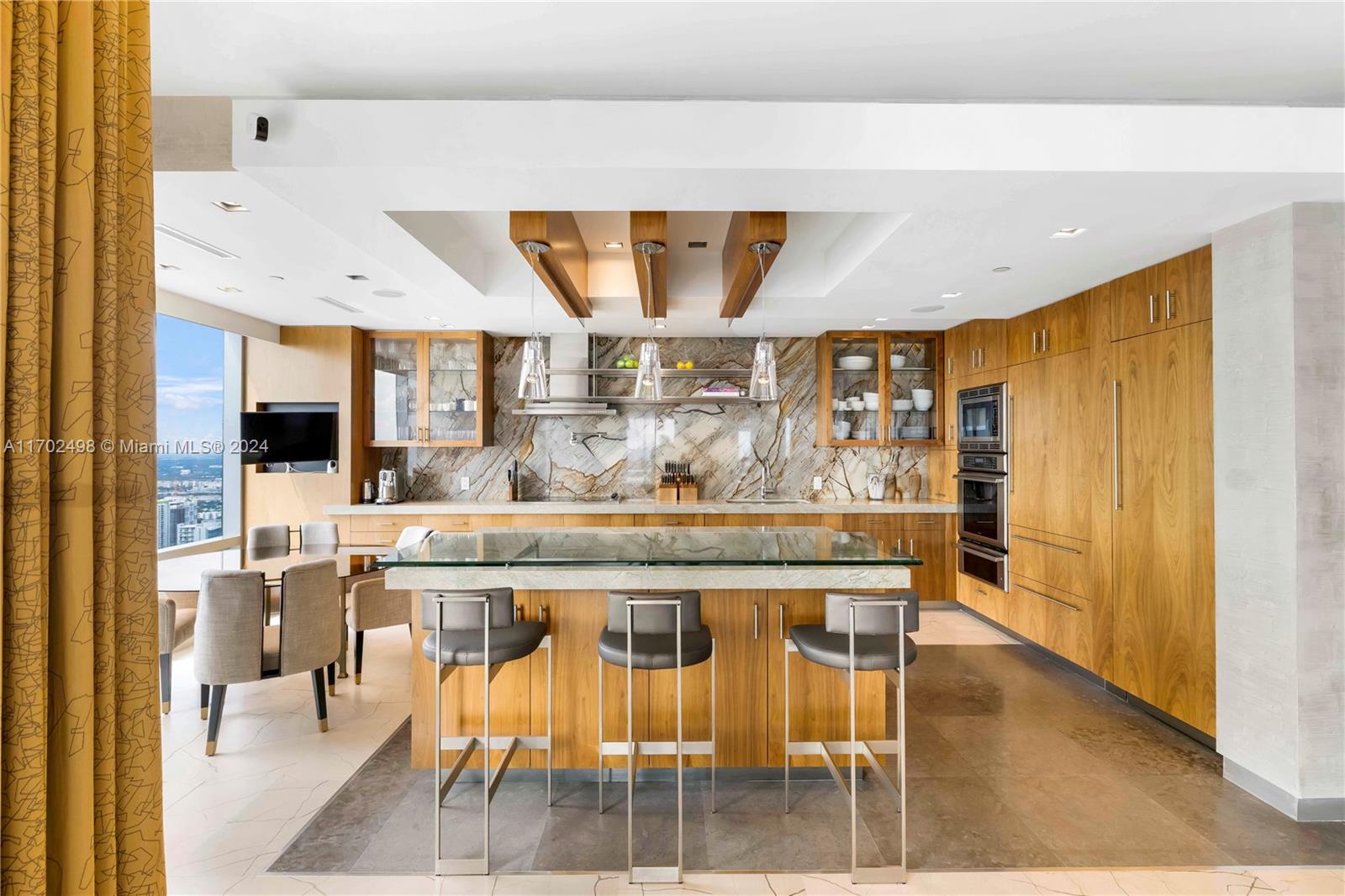 Four Seasons Residences - Residential
